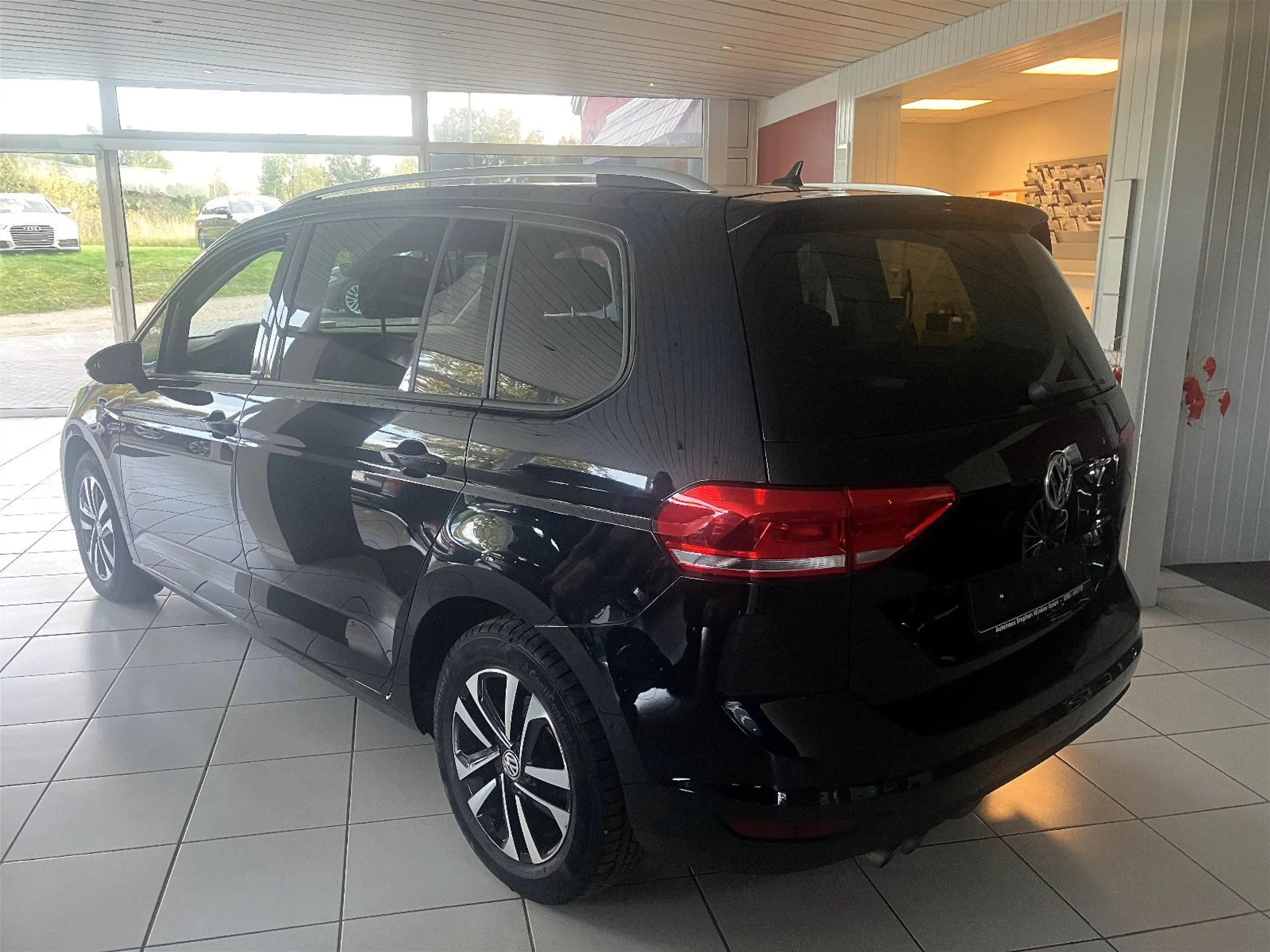 Volkswagen Touran IQ.DRIVE/Apple/Navi/LED/AHK/7Sitze/ACC — photo 2