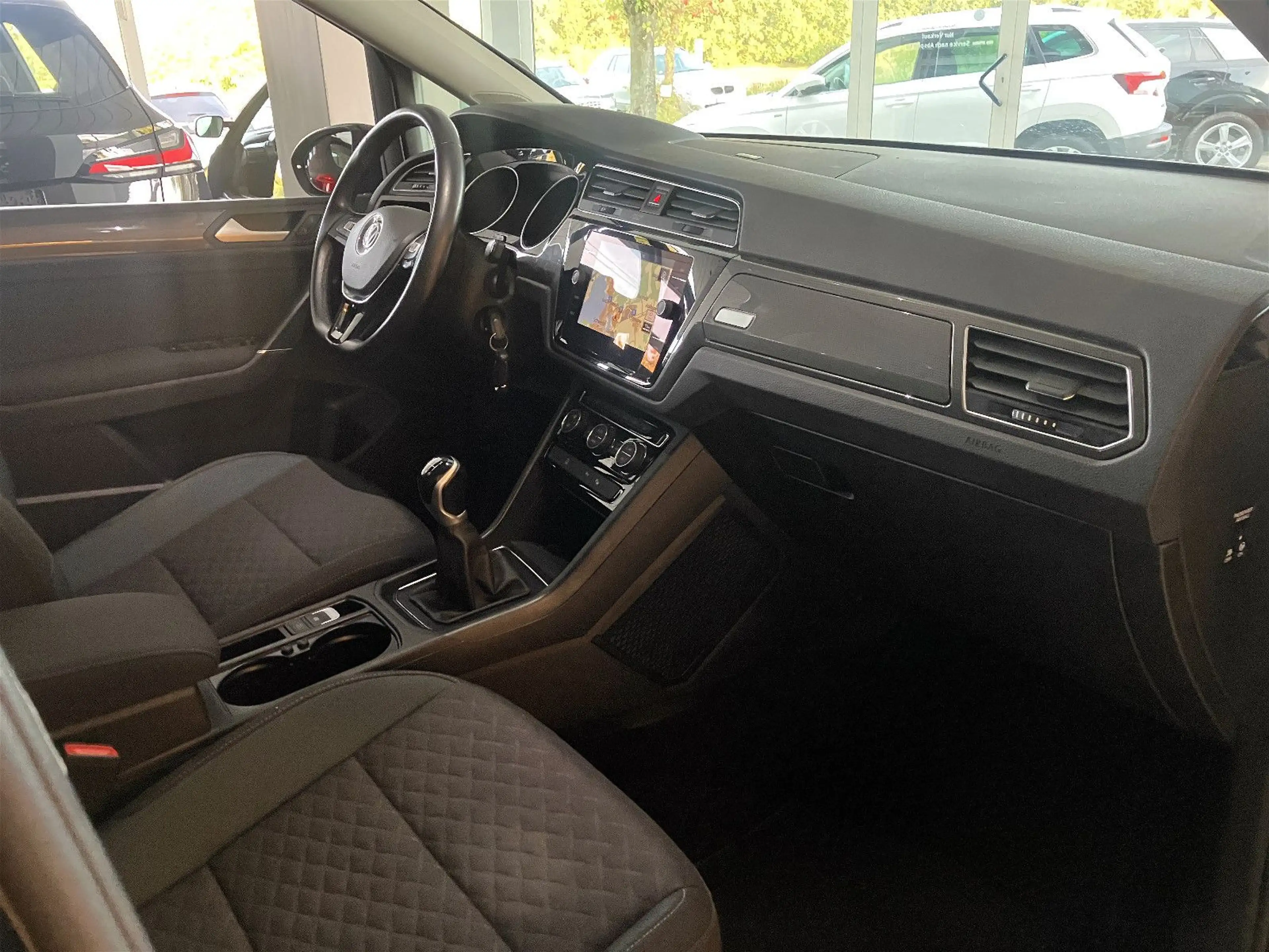 Volkswagen Touran IQ.DRIVE/Apple/Navi/LED/AHK/7Sitze/ACC — photo 8