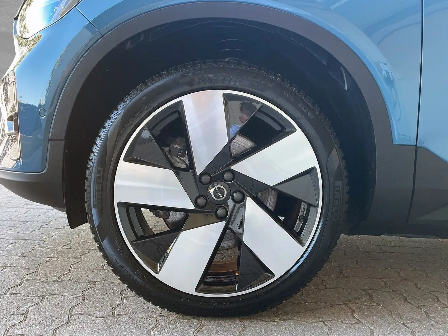 Volvo C40 Recharge Pure Electric Twin 1st Edition AHK Blau - 2