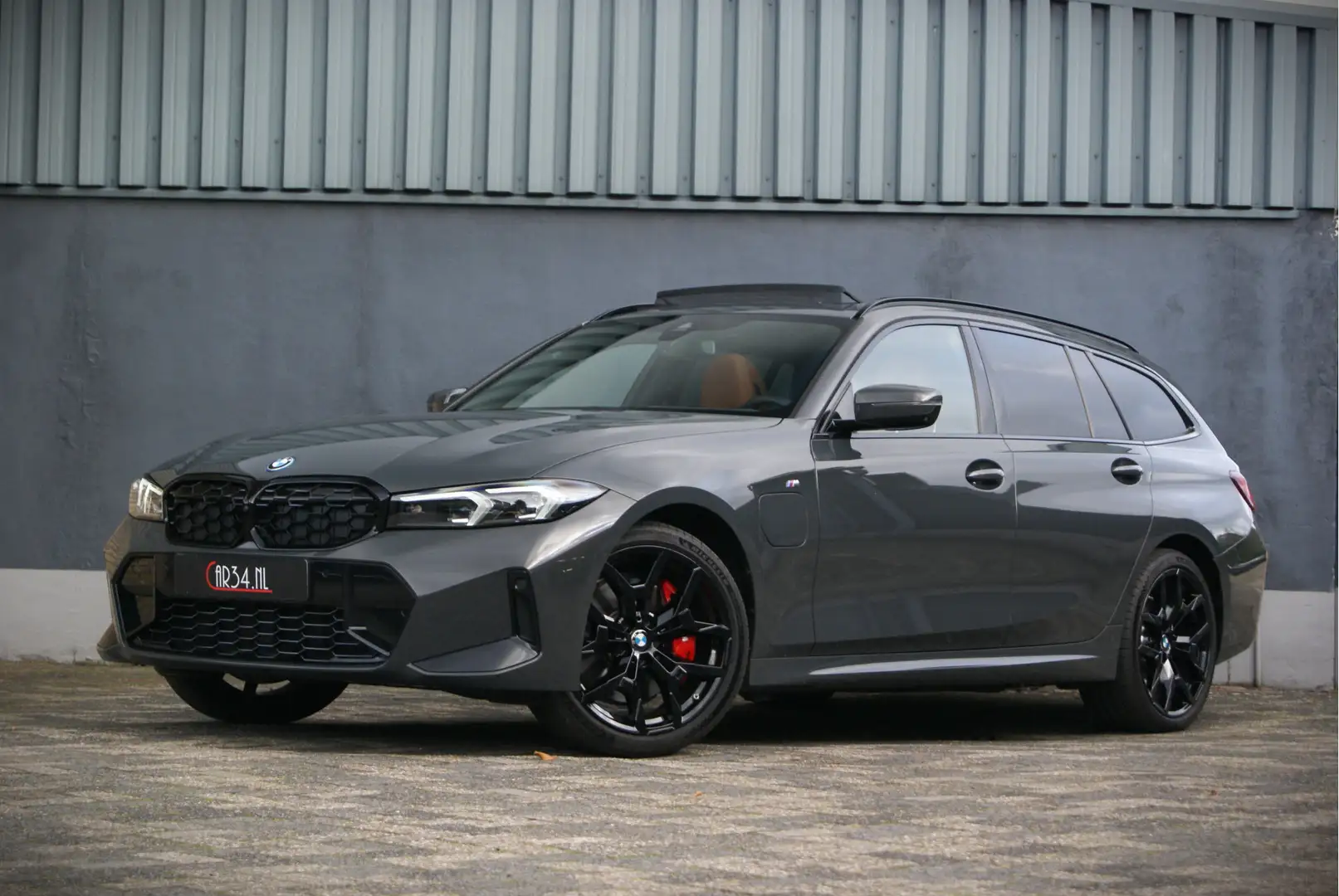 BMW 330 3-serie Touring 330e xDrive 292PK M-Sport Panorama Gris - 1