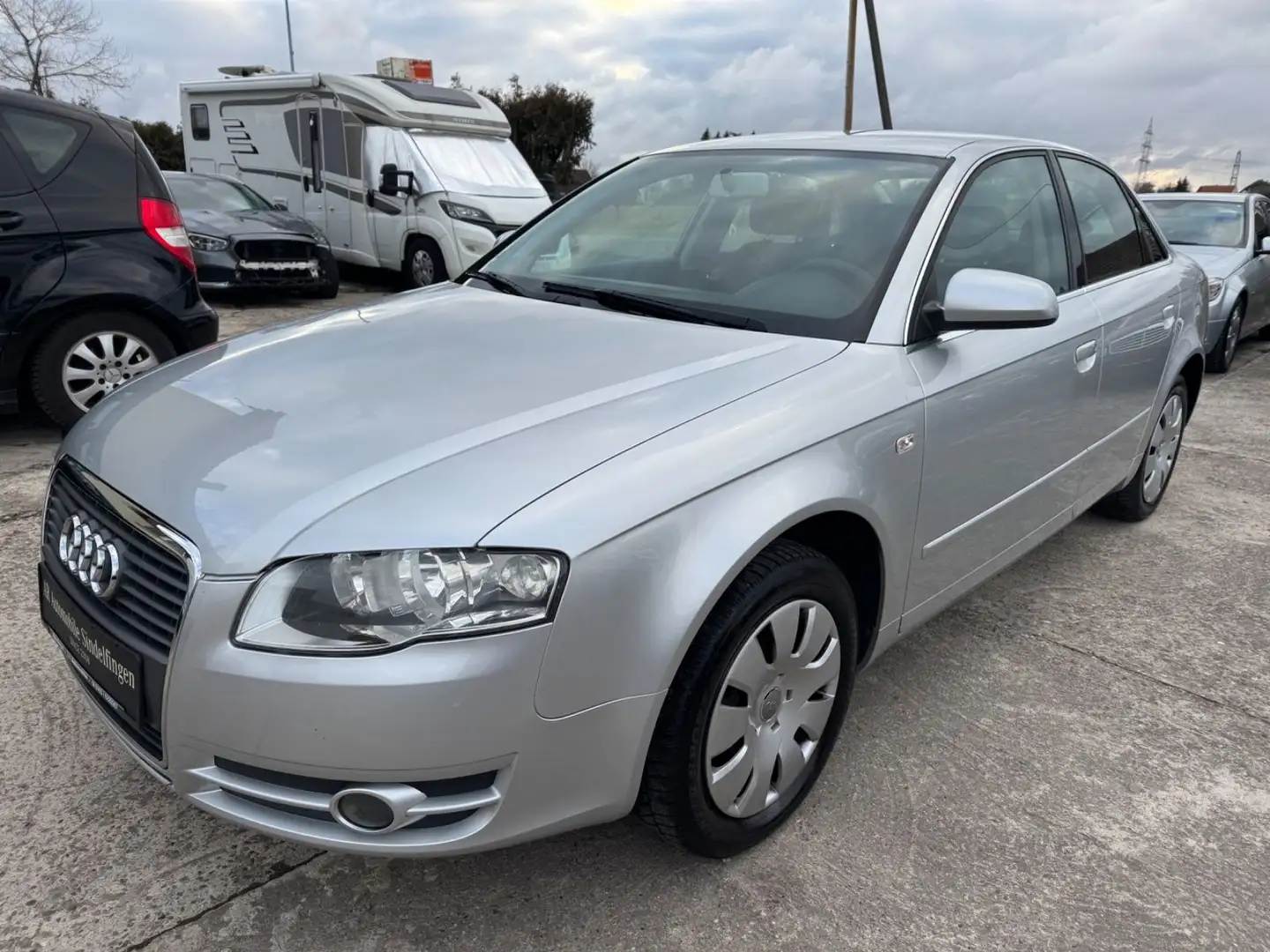 Audi A4 Lim. 1.6*SHZ*TEMPO*KLIMA* Silber - 1