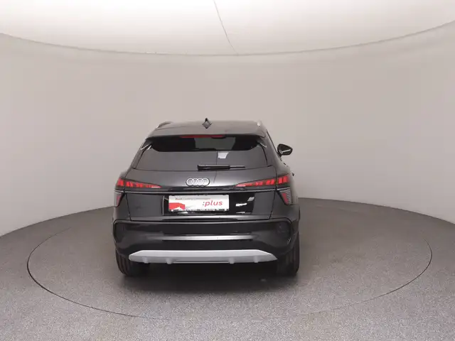 Audi Q3 view 6