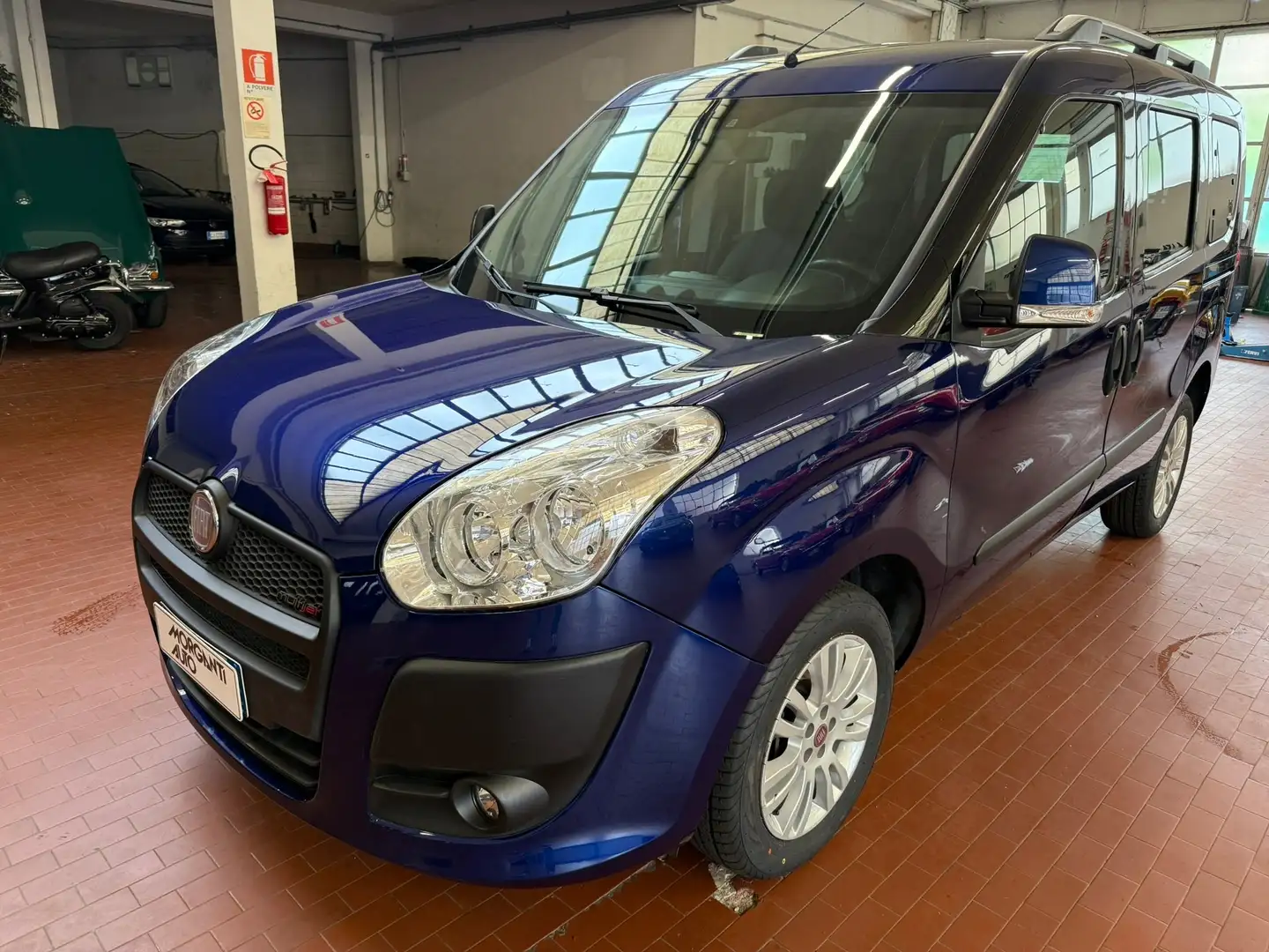 Fiat Doblo Doblo 1.6 mjt 16v Dynamic 7 POSTI *106.000 KM* Blau - 1