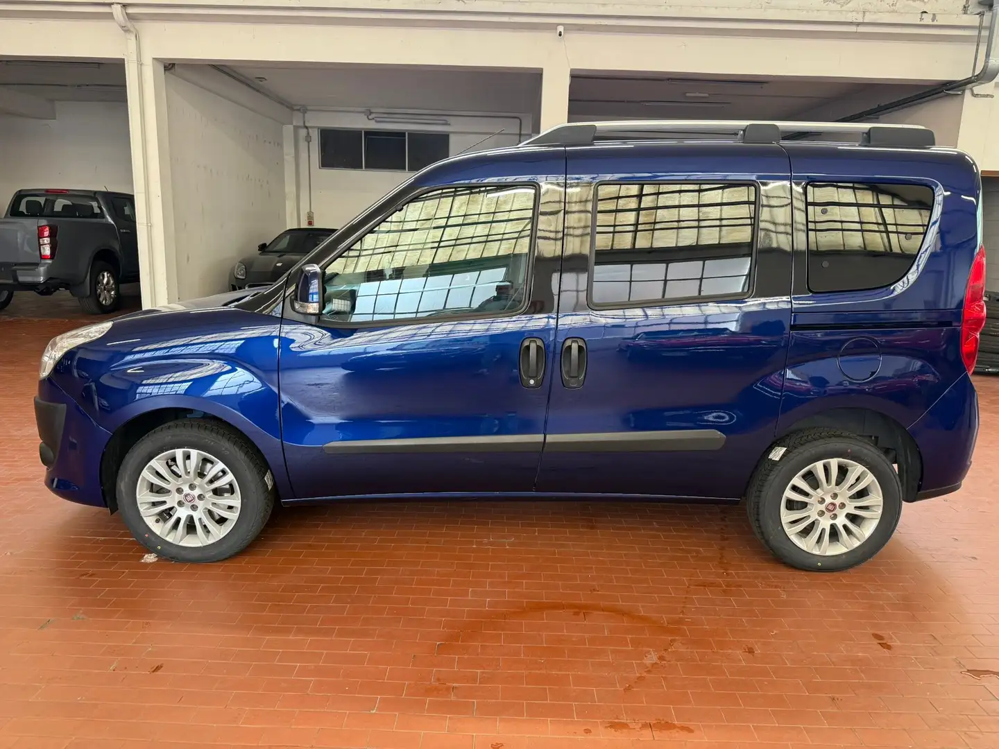 Fiat Doblo Doblo 1.6 mjt 16v Dynamic 7 POSTI *106.000 KM* Blau - 2
