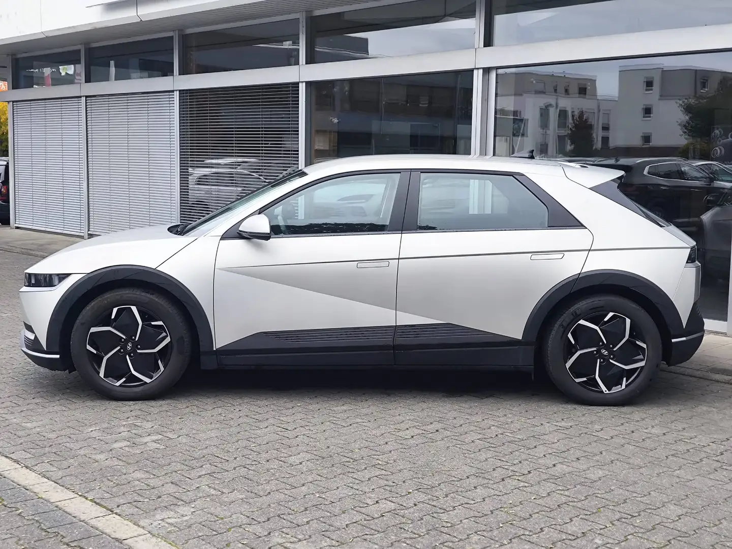 Hyundai IONIQ 5 NAVI+LED+SHZ+KAMERA+ACC+AHK+19+ Gold - 2