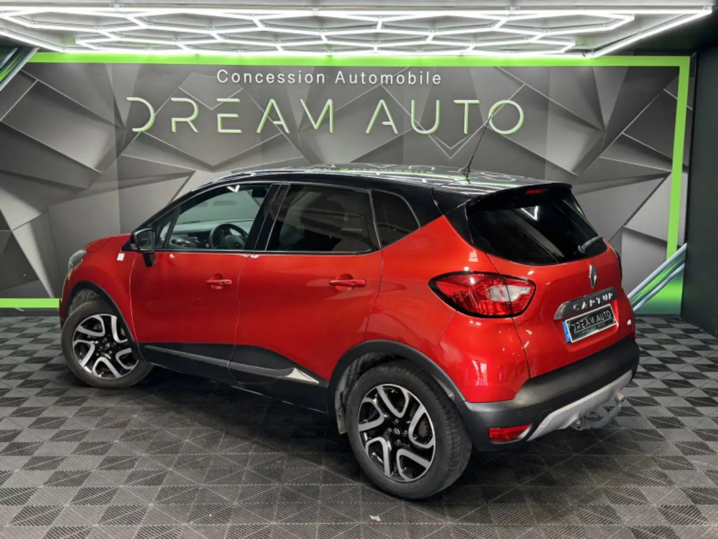 Renault Captur 1.5 DCI 90CH STOP\u0026START ENERGY HELLY HANSEN E Rouge - 2
