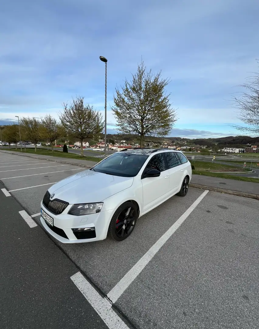 Skoda Octavia Combi 2.0 TDI (Green tec) DSG RS - 1