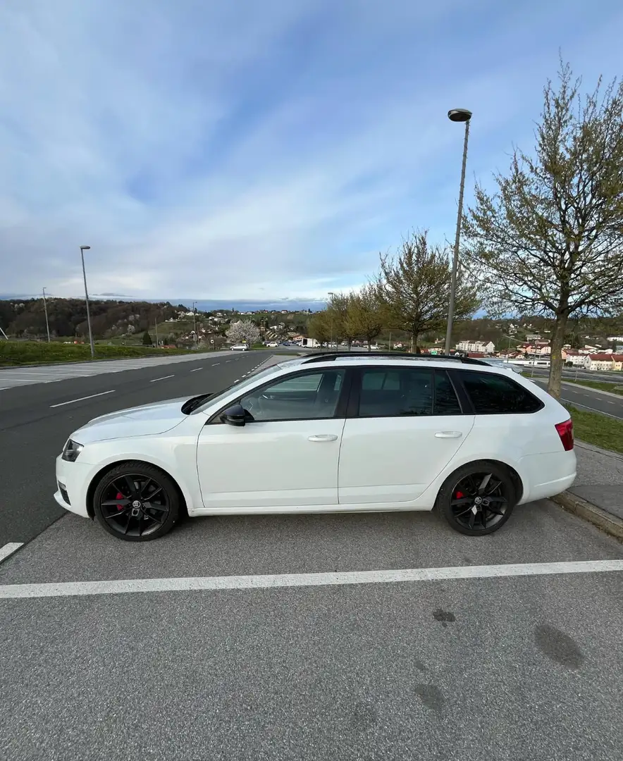 Skoda Octavia Combi 2.0 TDI (Green tec) DSG RS - 2