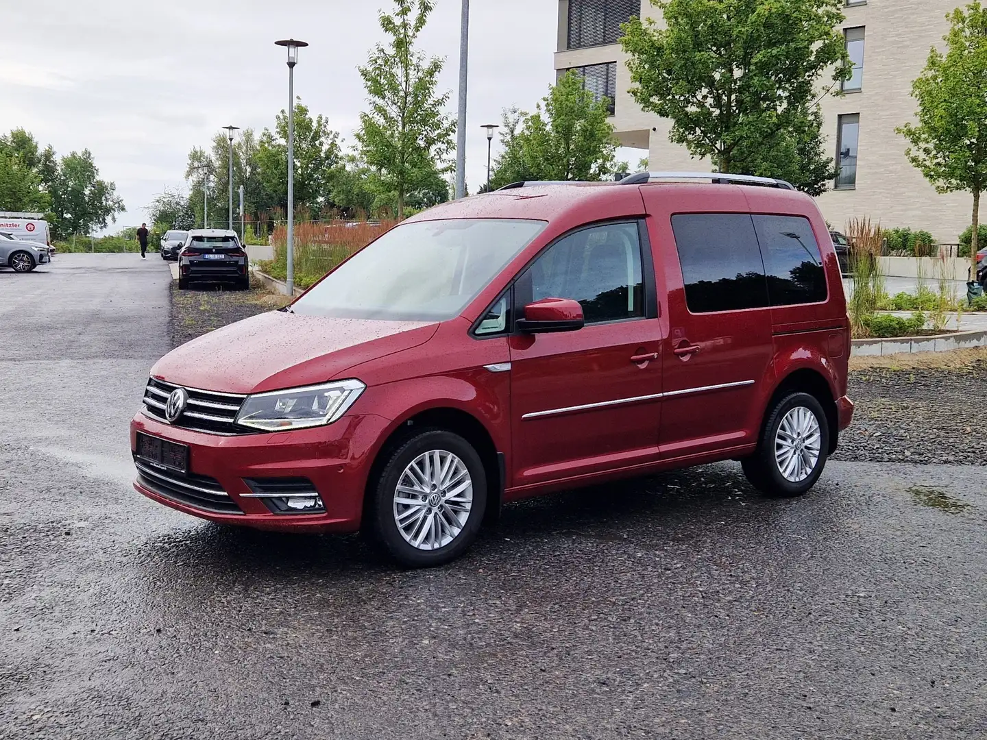 Volkswagen Caddy Highline BMT/18000km/1Hand/Automatik/Navi/Kamera/ Rot - 1