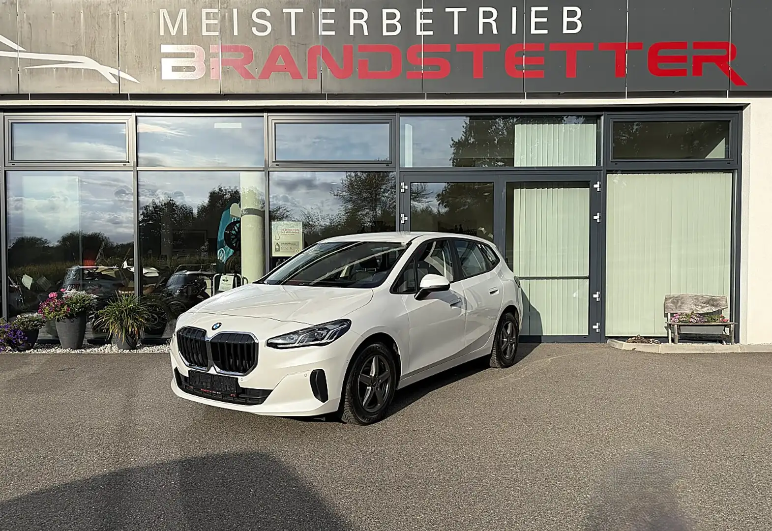 BMW 218 d Active Tourer Aut. Weiß - 1