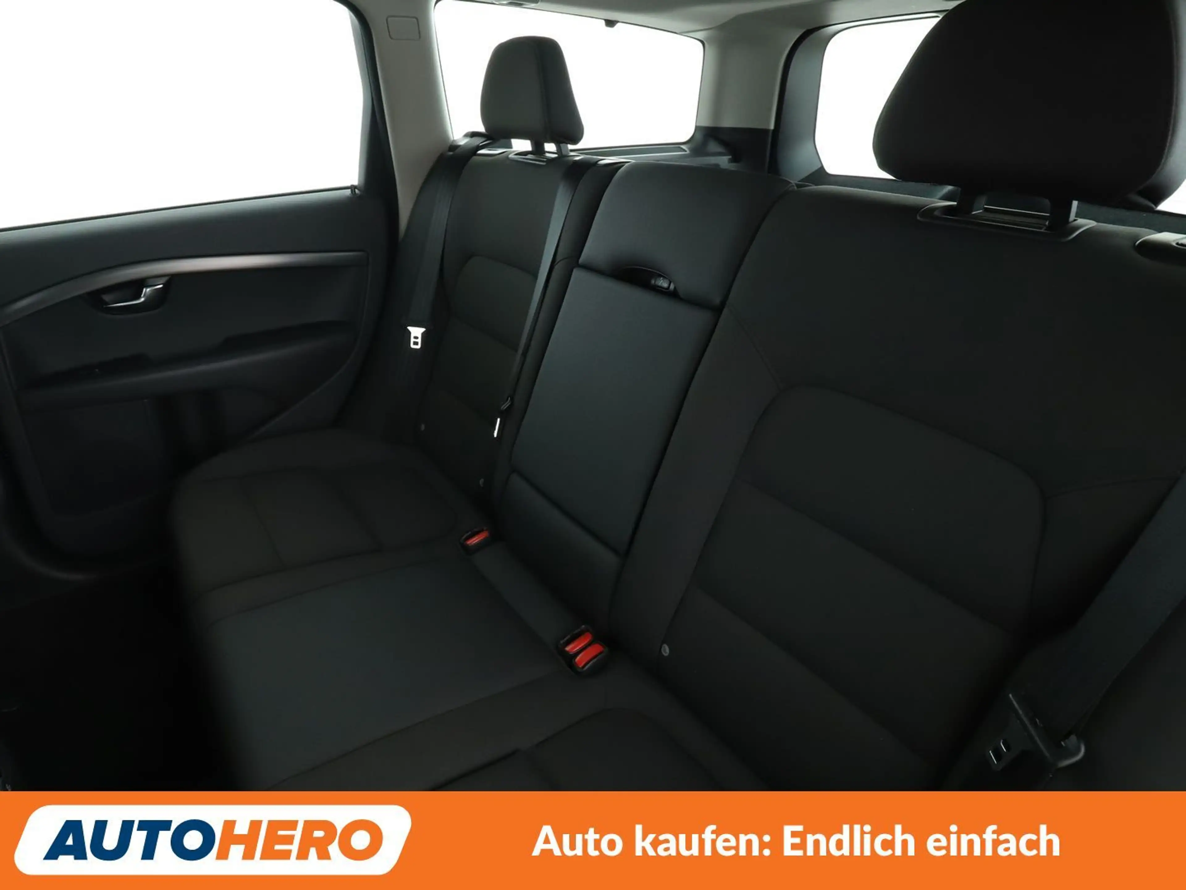 Volvo V70 2.0 D2 Linje Classic *NAVI*TEMPO*PDC*SHZ*AHK*ALU* — photo 14