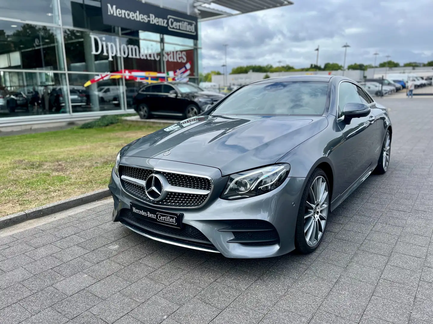 Mercedes-Benz E 220 Coupe E 220 d Gris - 1