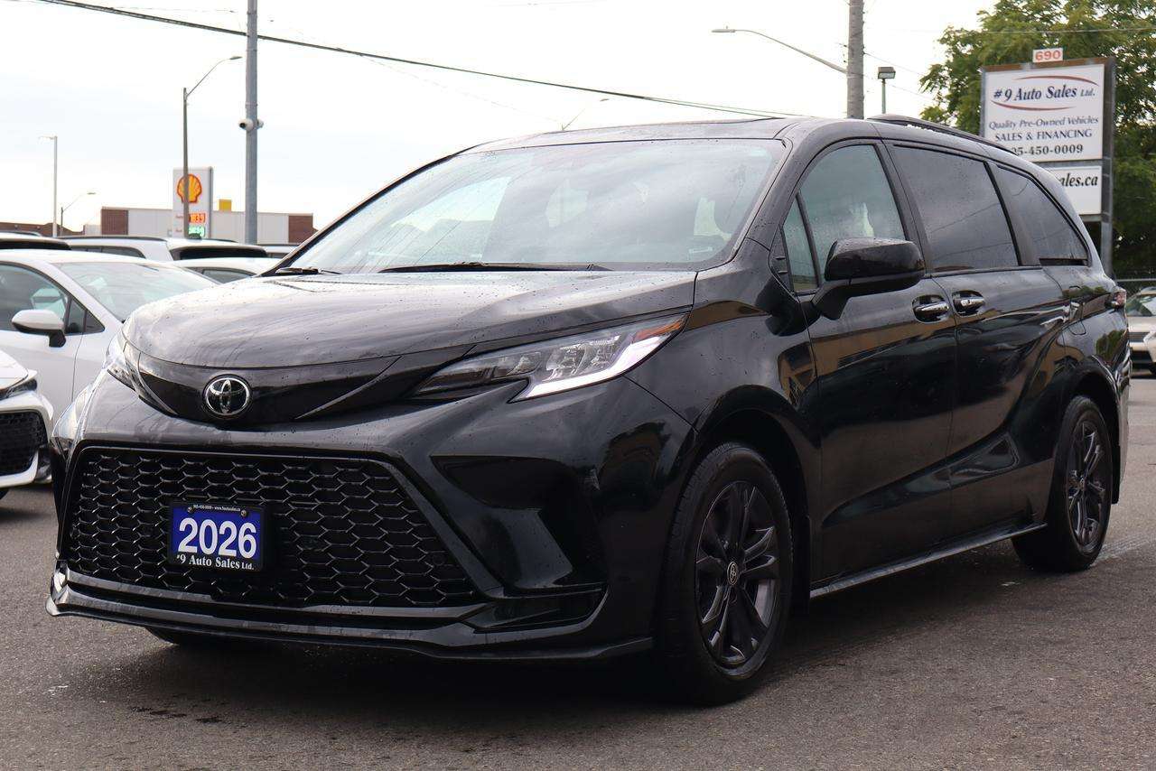 2026 Toyota Sienna XSE 7-Passenger AWD — photo 1
