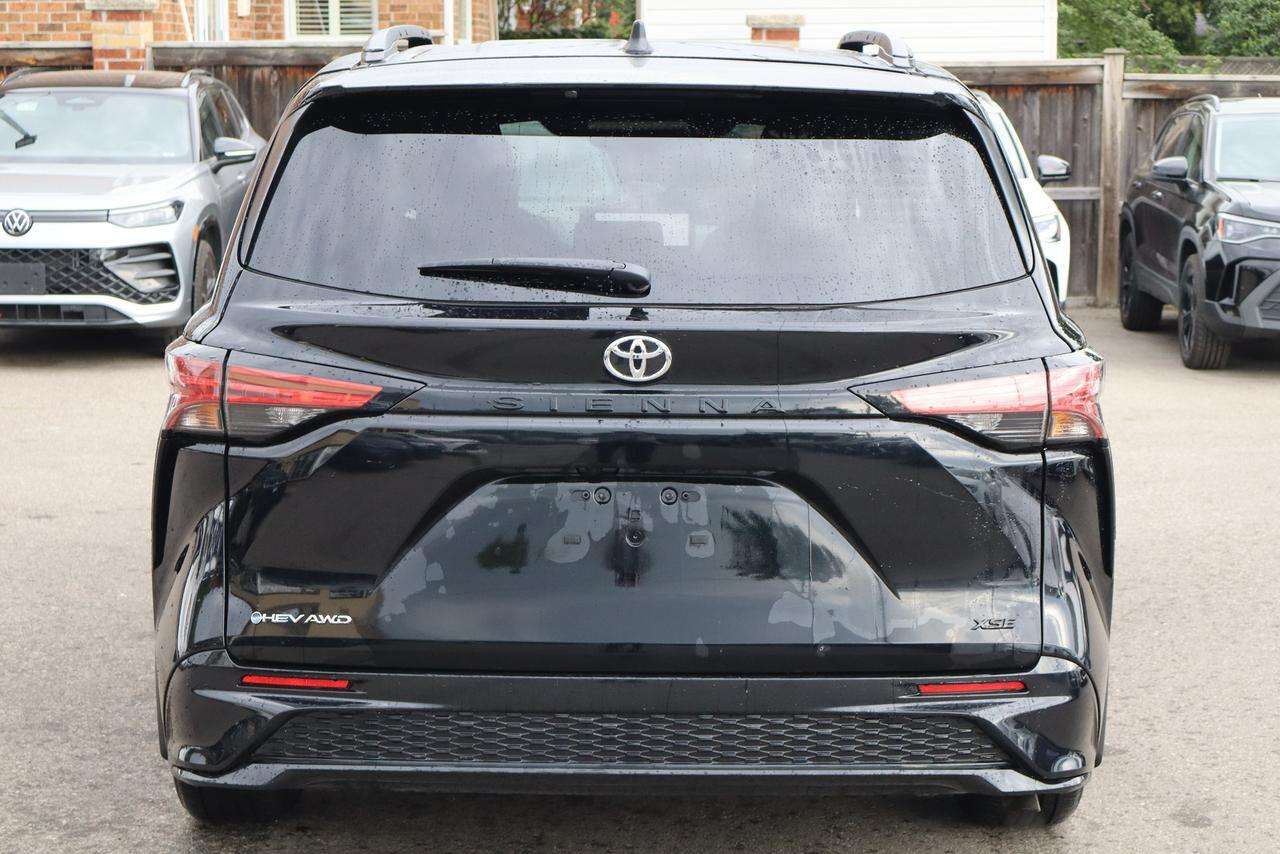 2026 Toyota Sienna XSE 7-Passenger AWD — photo 1