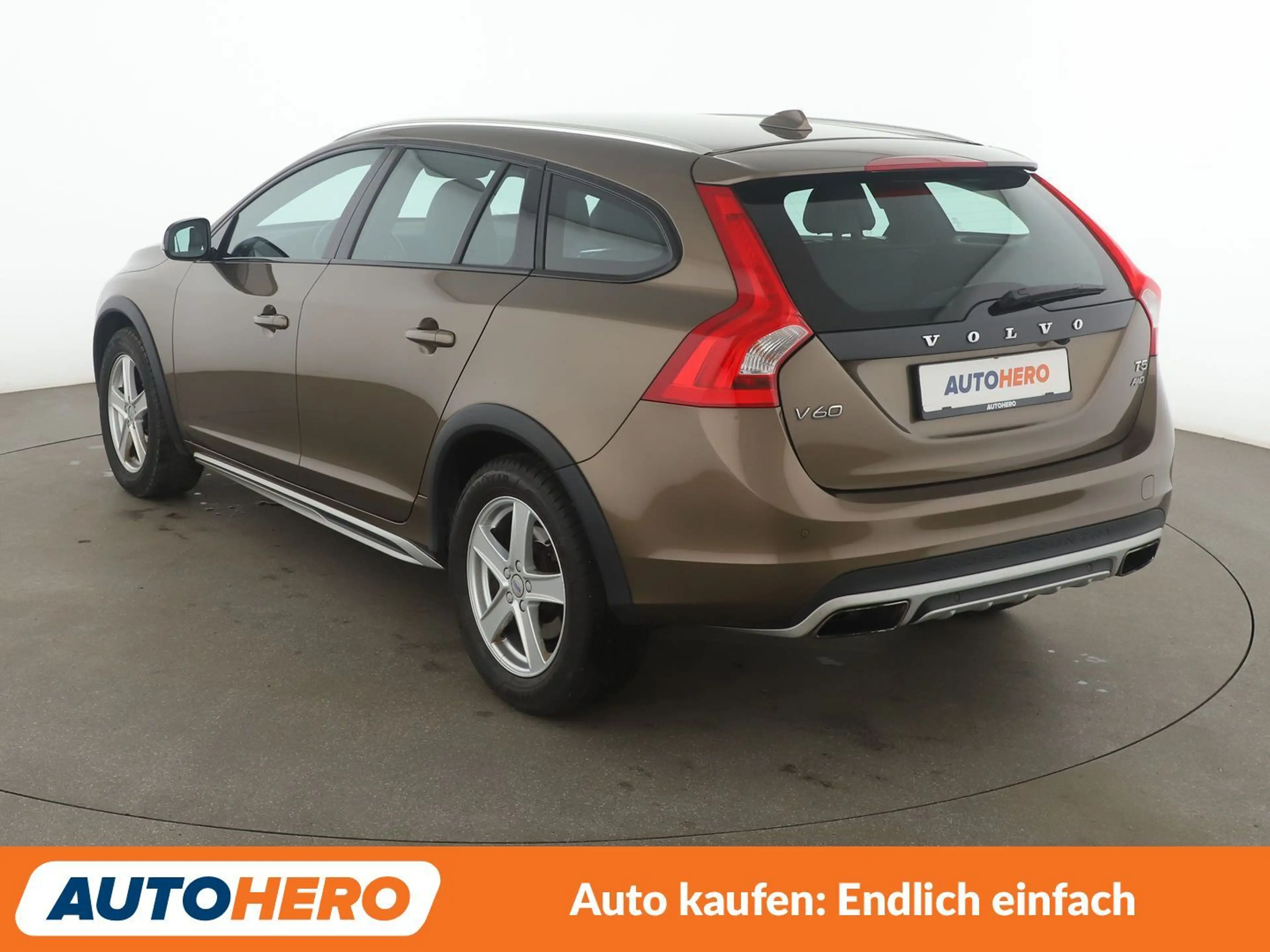 Volvo V60 Cross Country 2.0 T5 Pro AWD Aut.*NAVI*TEMPO*CAM*SHZ*PDC* — photo 4
