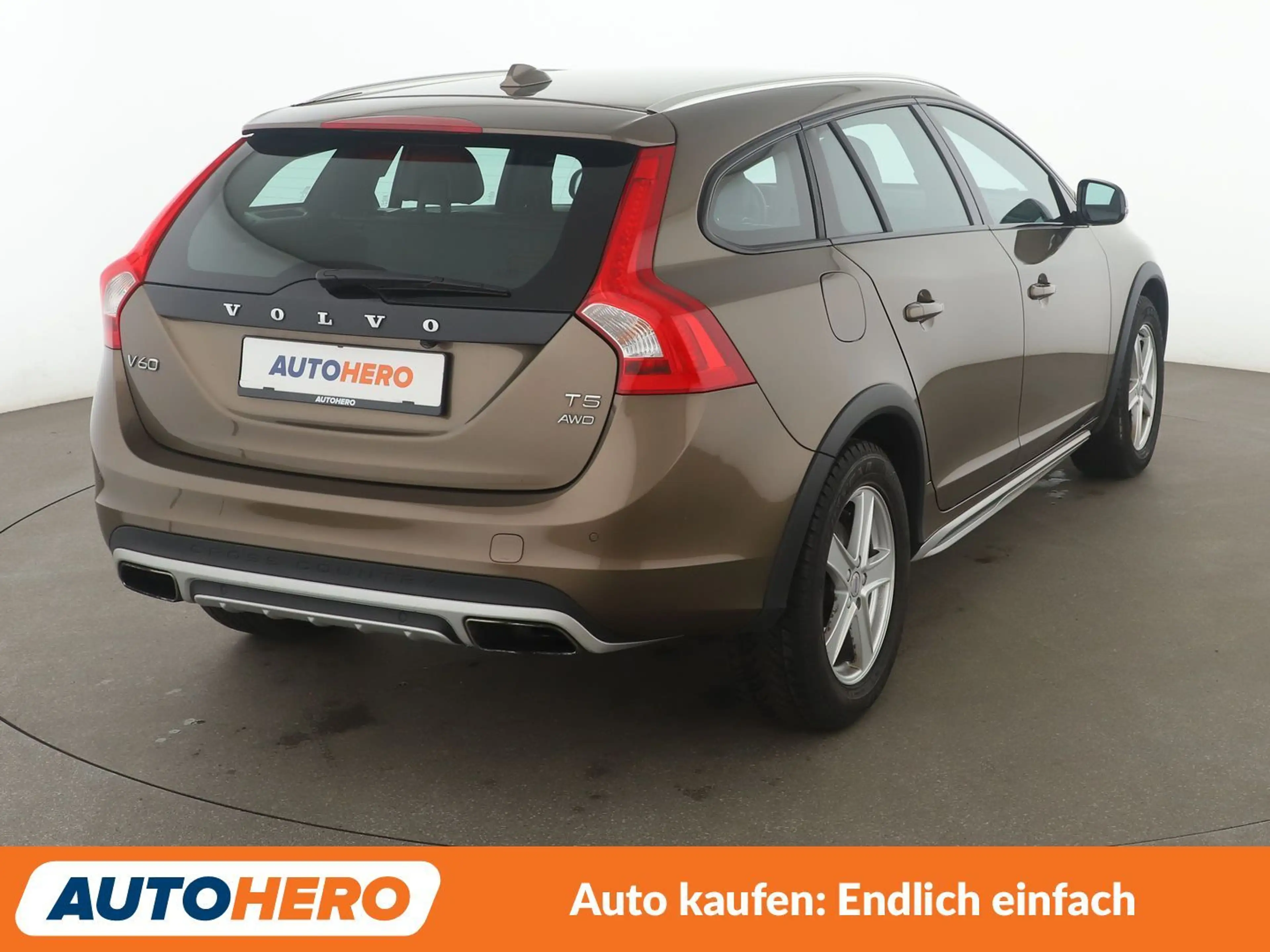 Volvo V60 Cross Country 2.0 T5 Pro AWD Aut.*NAVI*TEMPO*CAM*SHZ*PDC* — photo 6