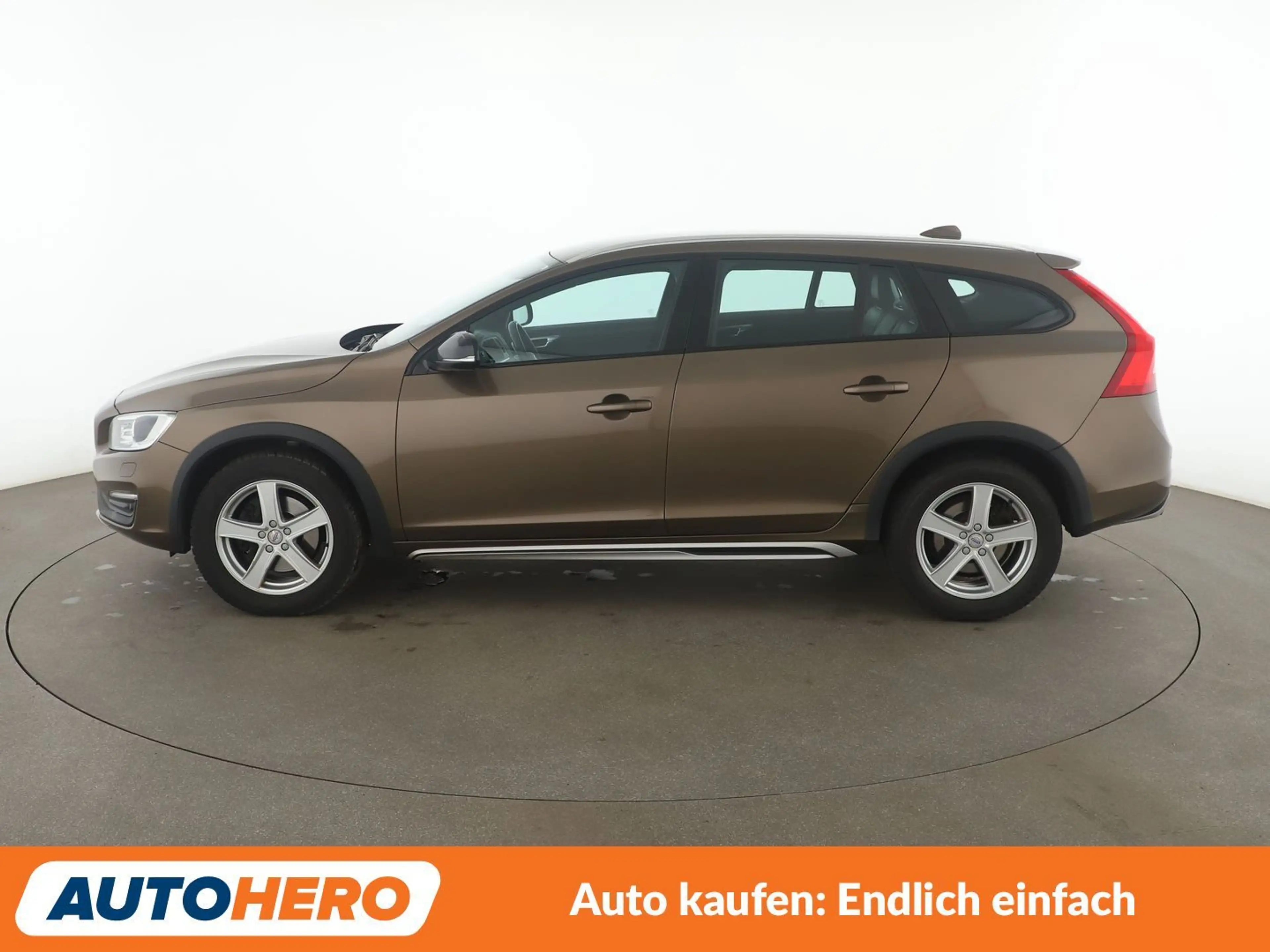 Volvo V60 Cross Country 2.0 T5 Pro AWD Aut.*NAVI*TEMPO*CAM*SHZ*PDC* — photo 3