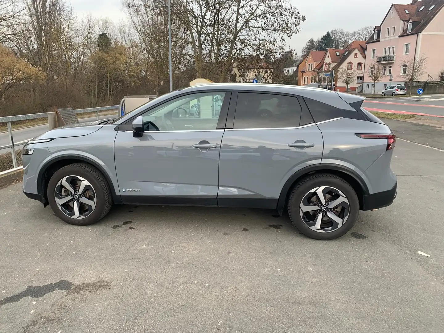 Nissan Qashqai 1.5 VC-T e-Power N-Connecta, Pano, AHK, Leasing Grau - 1