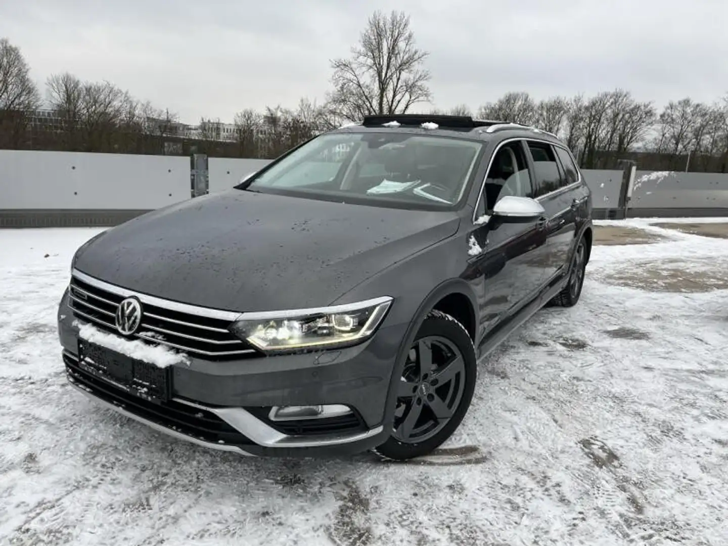 Volkswagen Passat Alltrack 4Motion ACC AHK Pano LED Grau - 1