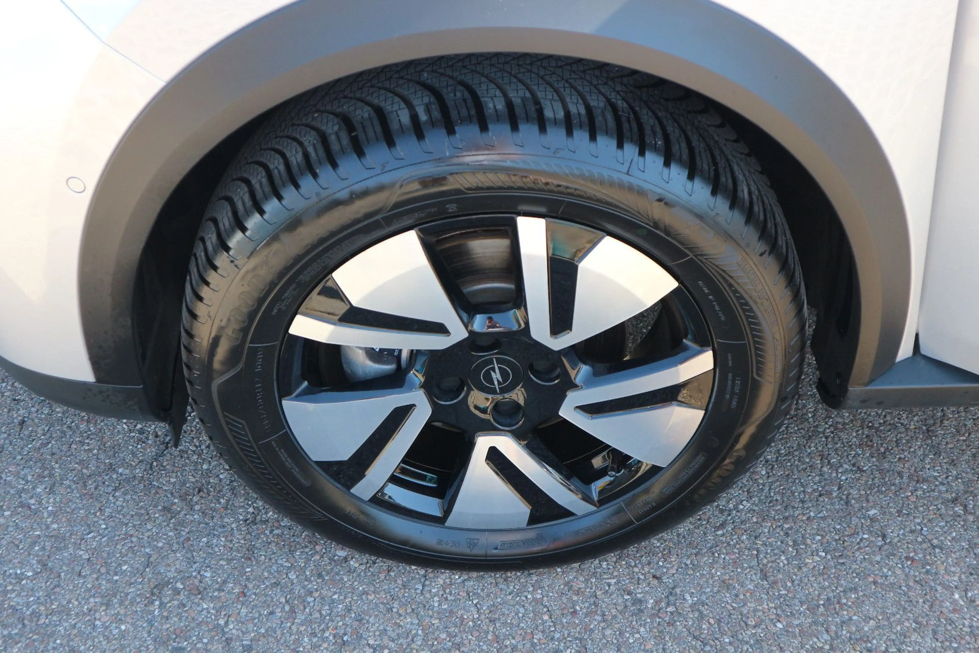 Opel Frontera Electric GS 83 kW Kamera Sitzheizung — photo 14