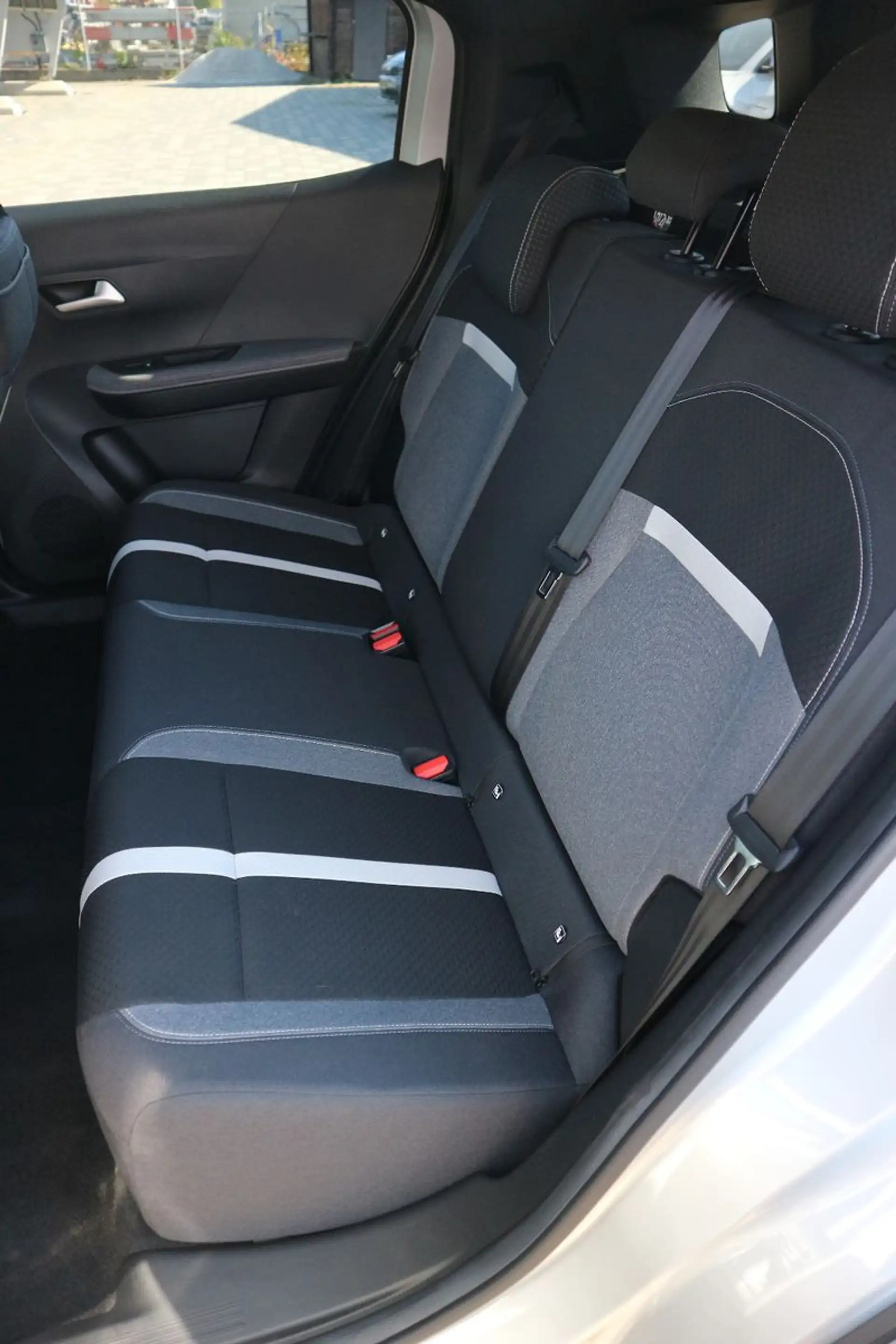 Opel Frontera Electric GS 83 kW Kamera Sitzheizung — photo 7