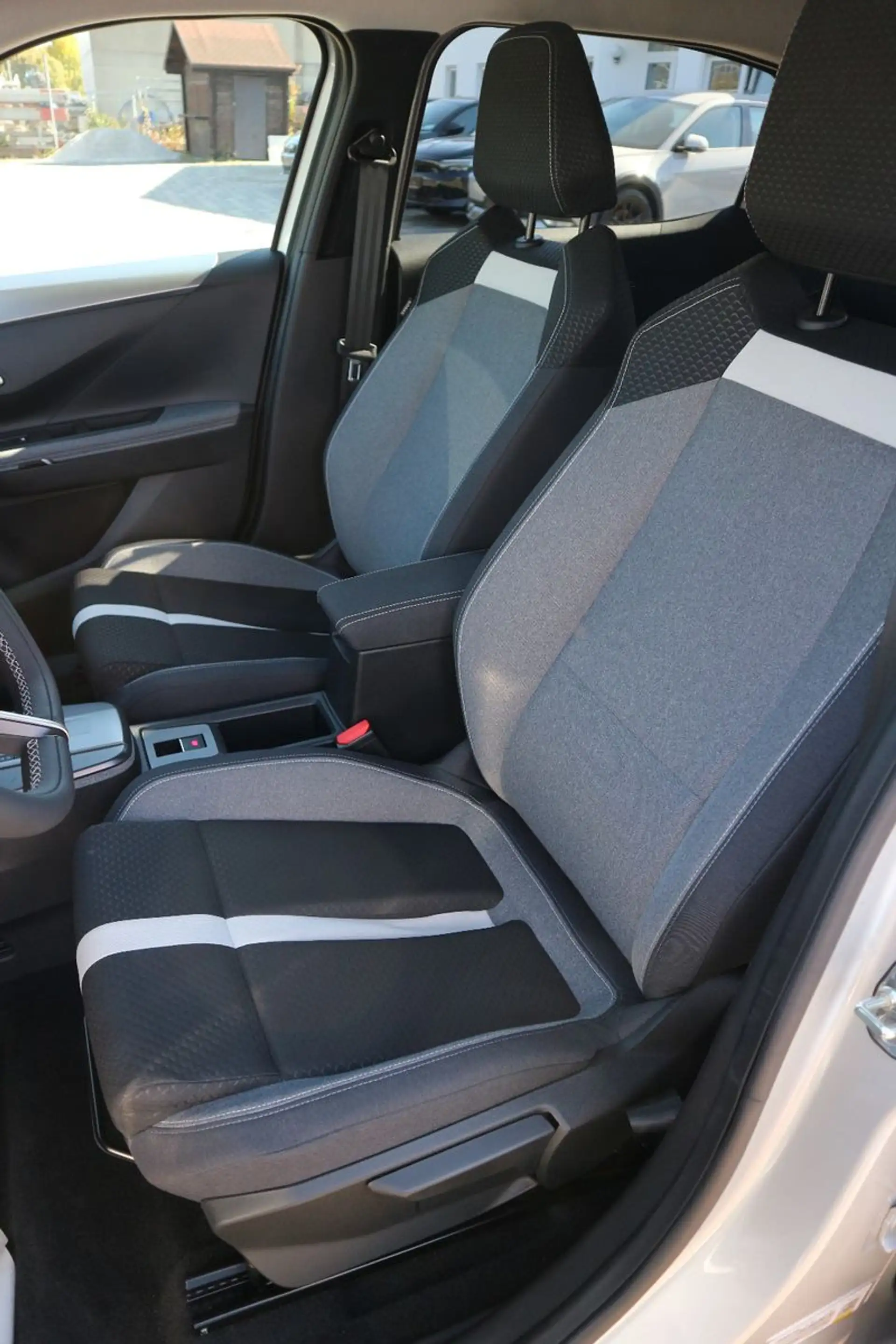 Opel Frontera Electric GS 83 kW Kamera Sitzheizung — photo 9