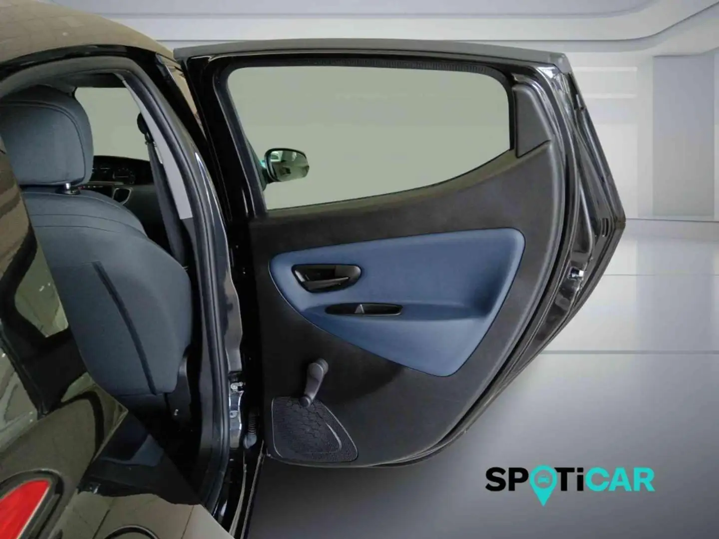 Lancia Ypsilon 1.0 FireFly 5 porte S&S Hybrid Oro Noir - 2