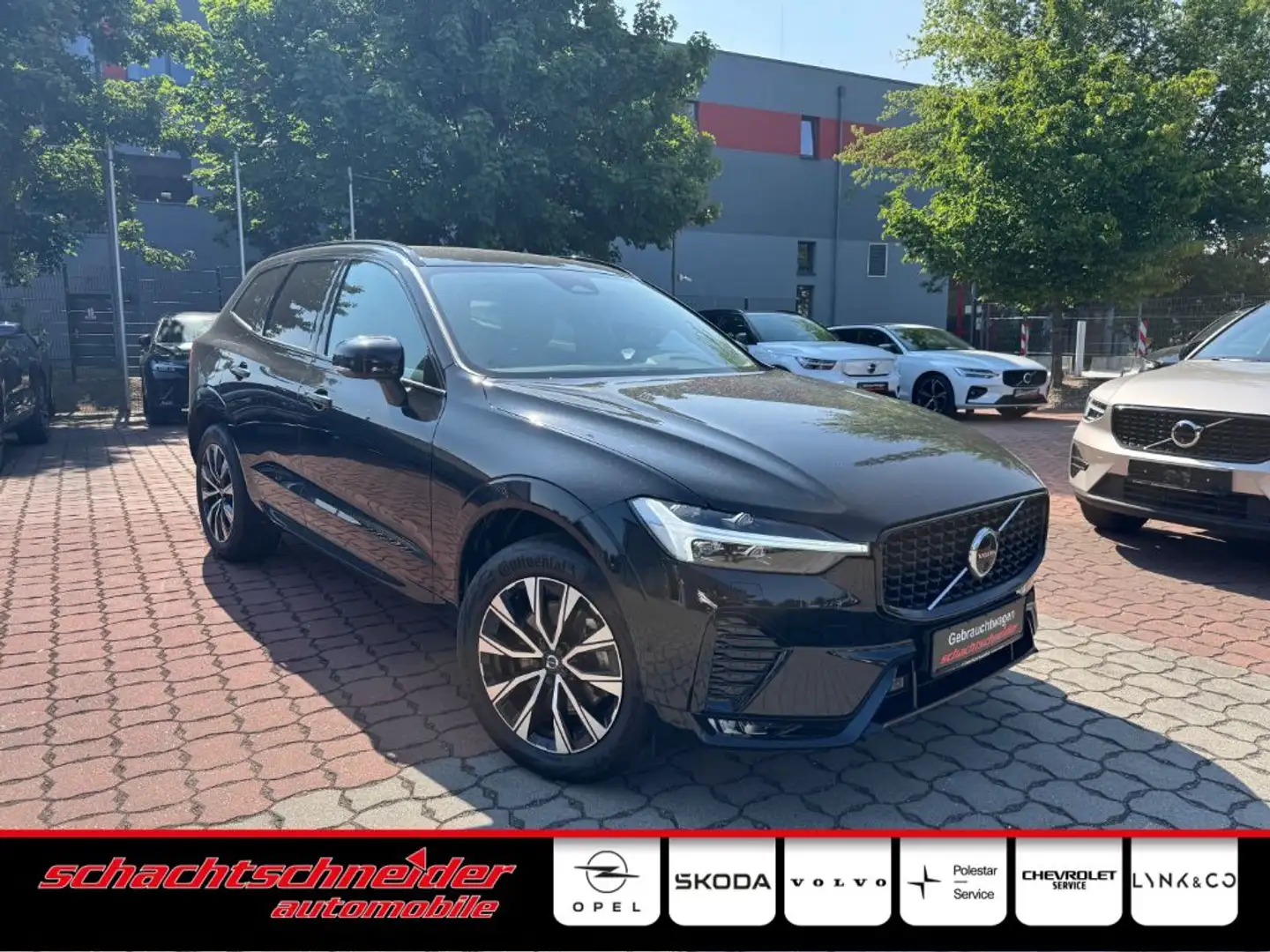 Volvo XC60 B4 B Plus Dark+AHZV+Fahrerassist.Pak+360° Schwarz - 1