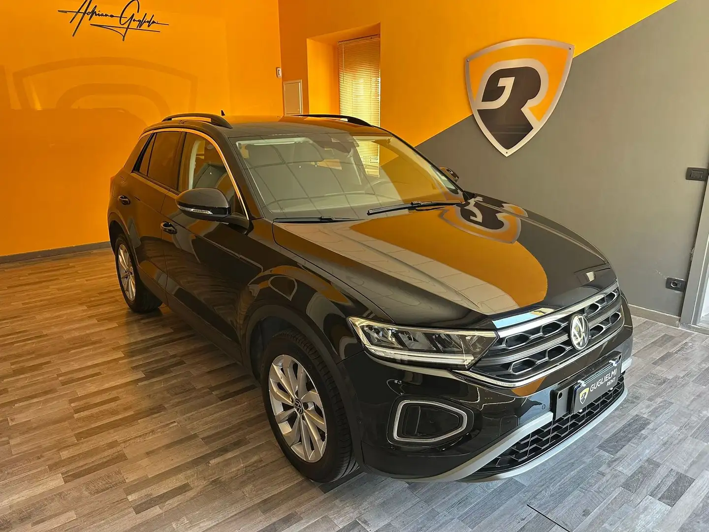 Volkswagen T-Roc 1.0 TSI R-Line - 1