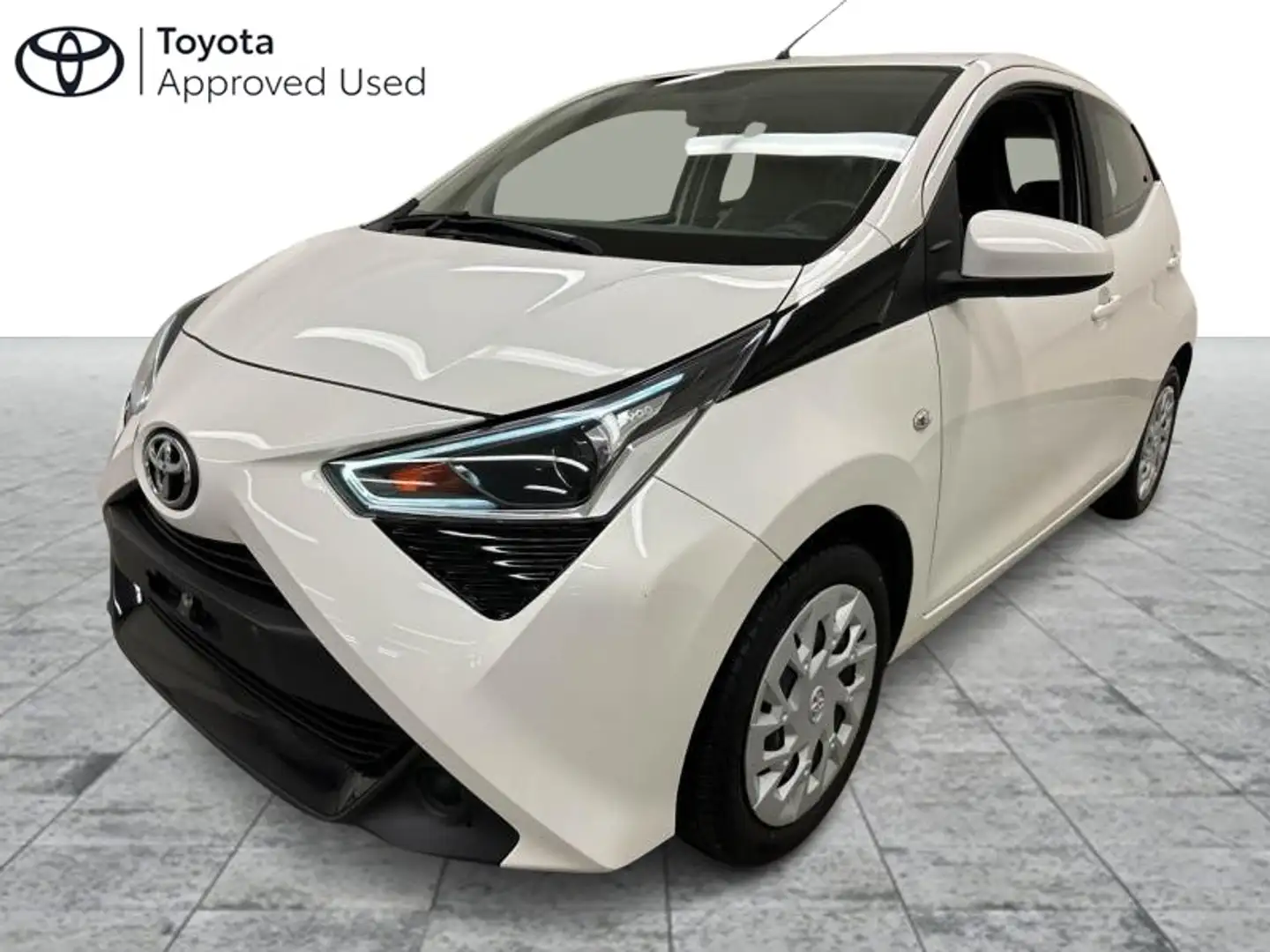 Toyota Aygo x-play2 + Airco White - 1