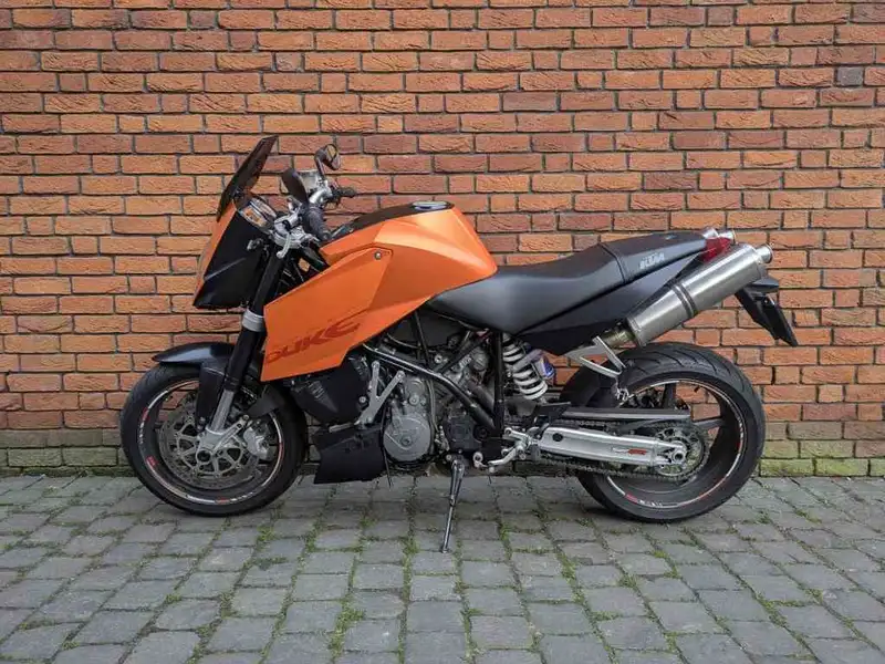 KTM 990 Super Duke - foto 2