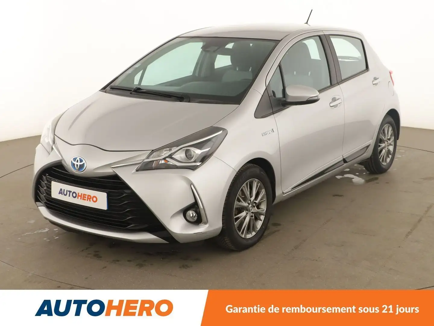 Toyota Yaris 1.5 Hybrid Dynamic Blanc - 1