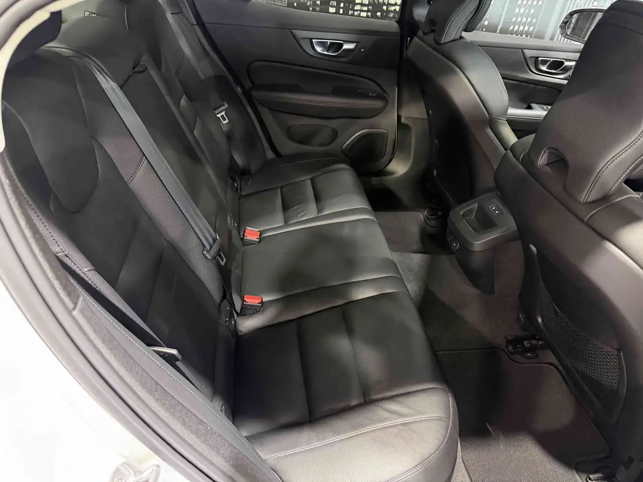 Volvo S60 снимка Volvo S60