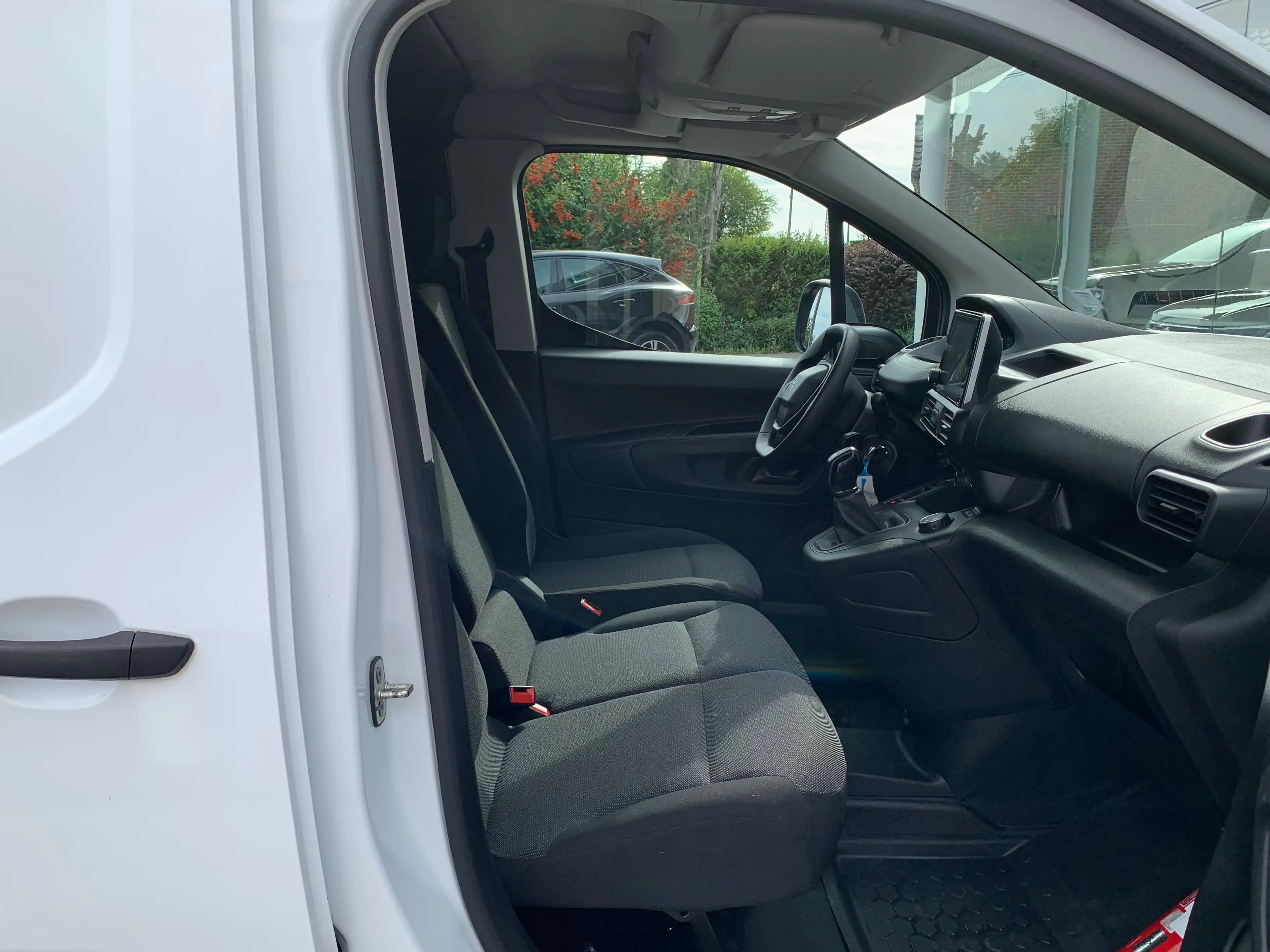 Peugeot Partner XL 1.5 HDI 102CV / LONG CHÂSSIS / 3 PLACES / GRAND GPS / CARPLAY / AIRCO / CRUISE / PDC / 11.488€ HTVA / — photo 12