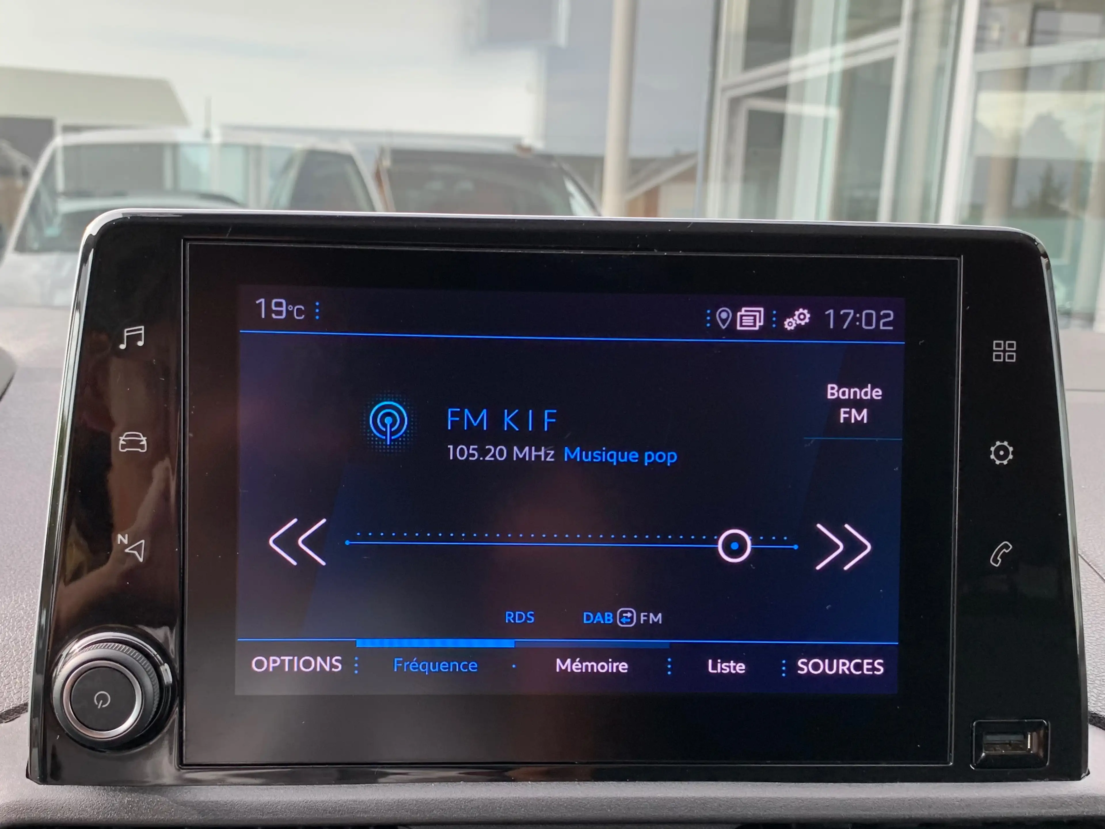 Peugeot Partner XL 1.5 HDI 102CV / LONG CHÂSSIS / 3 PLACES / GRAND GPS / CARPLAY / AIRCO / CRUISE / PDC / 11.488€ HTVA / — photo 22