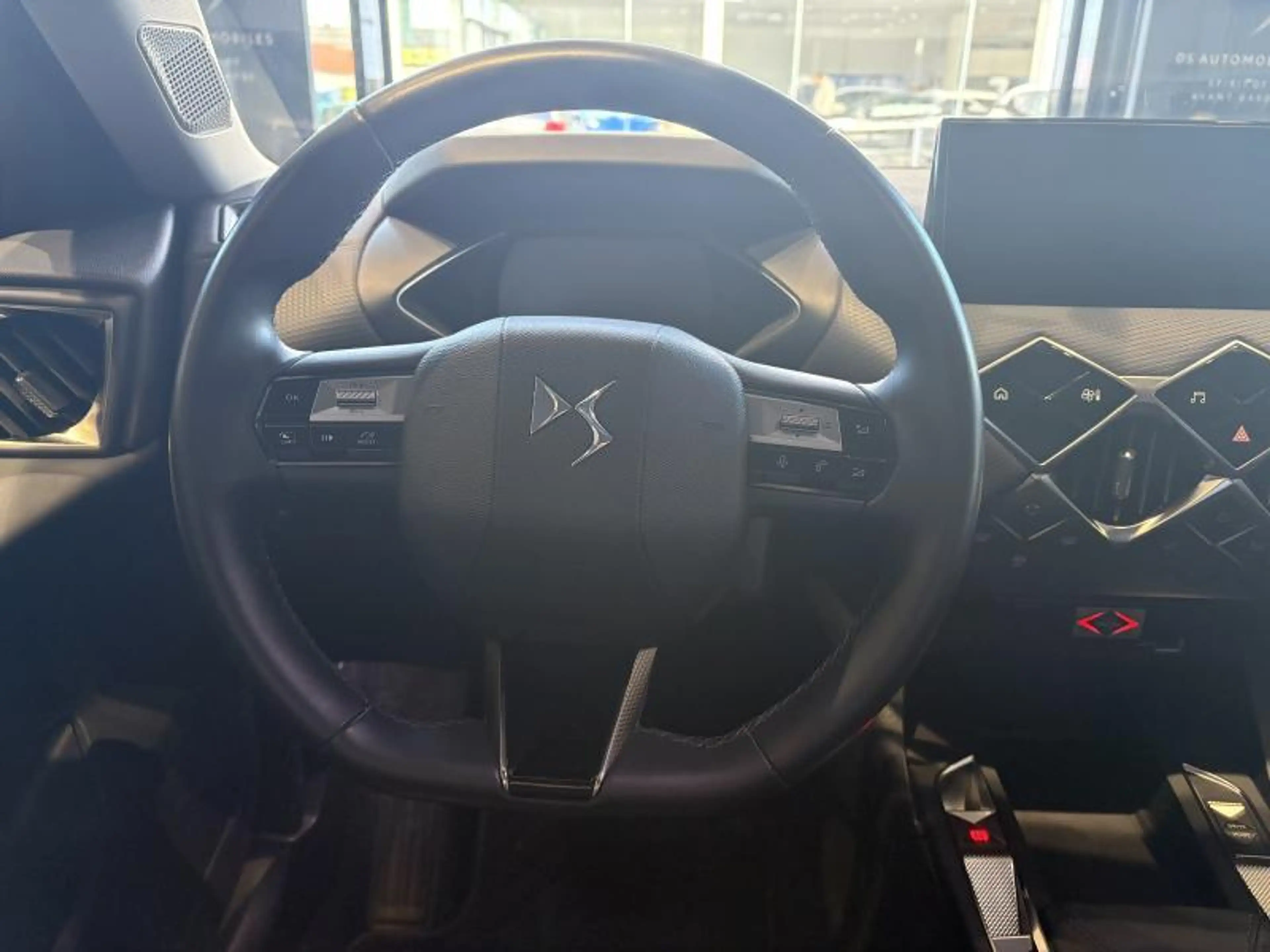 DS Automobiles DS 3 3 — photo 11