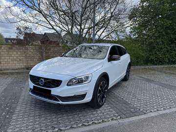 V60 Cross Country 2.0 D3 Summum Geartronic