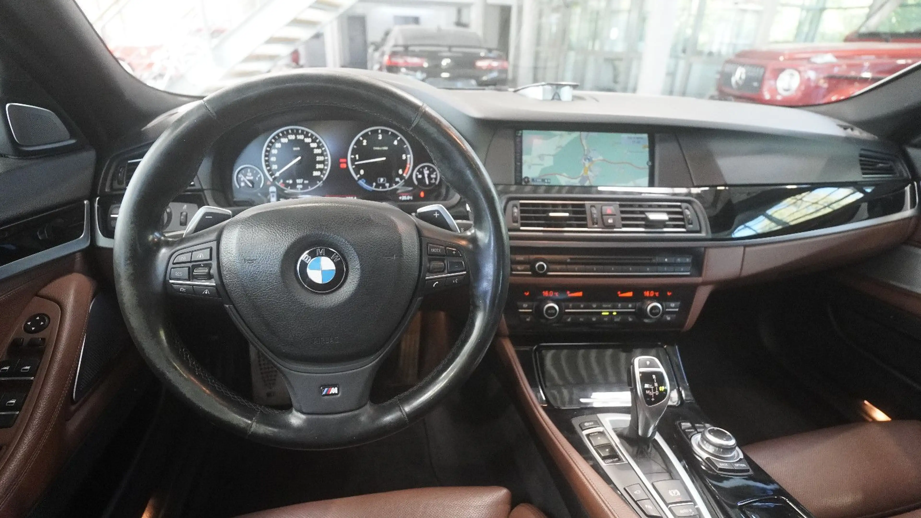 BMW 535 d Touring*PANO*HEAD-UP*STHZ*B&O*ACC*KAM* — photo 11