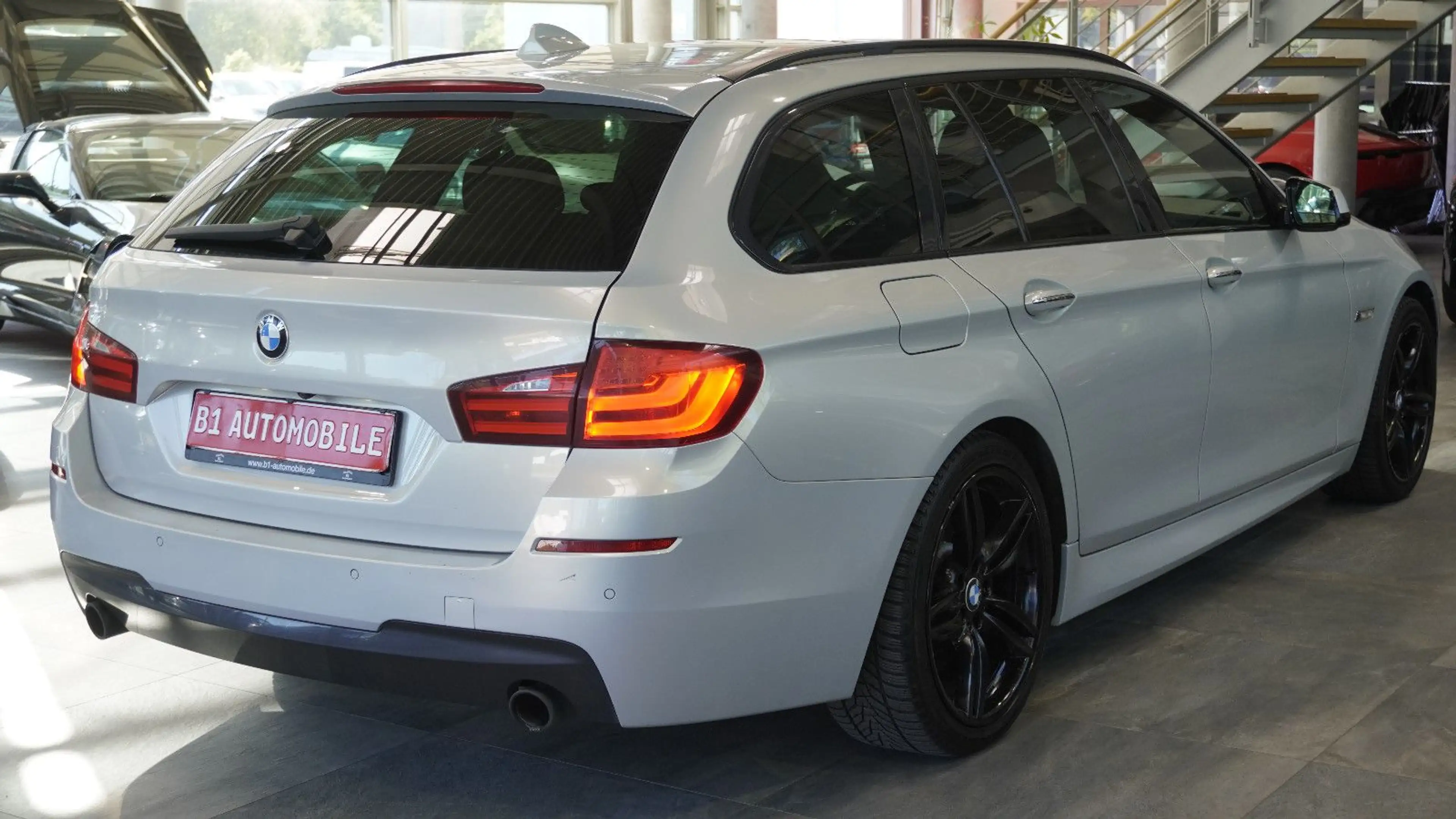 BMW 535 d Touring*PANO*HEAD-UP*STHZ*B&O*ACC*KAM* — photo 5