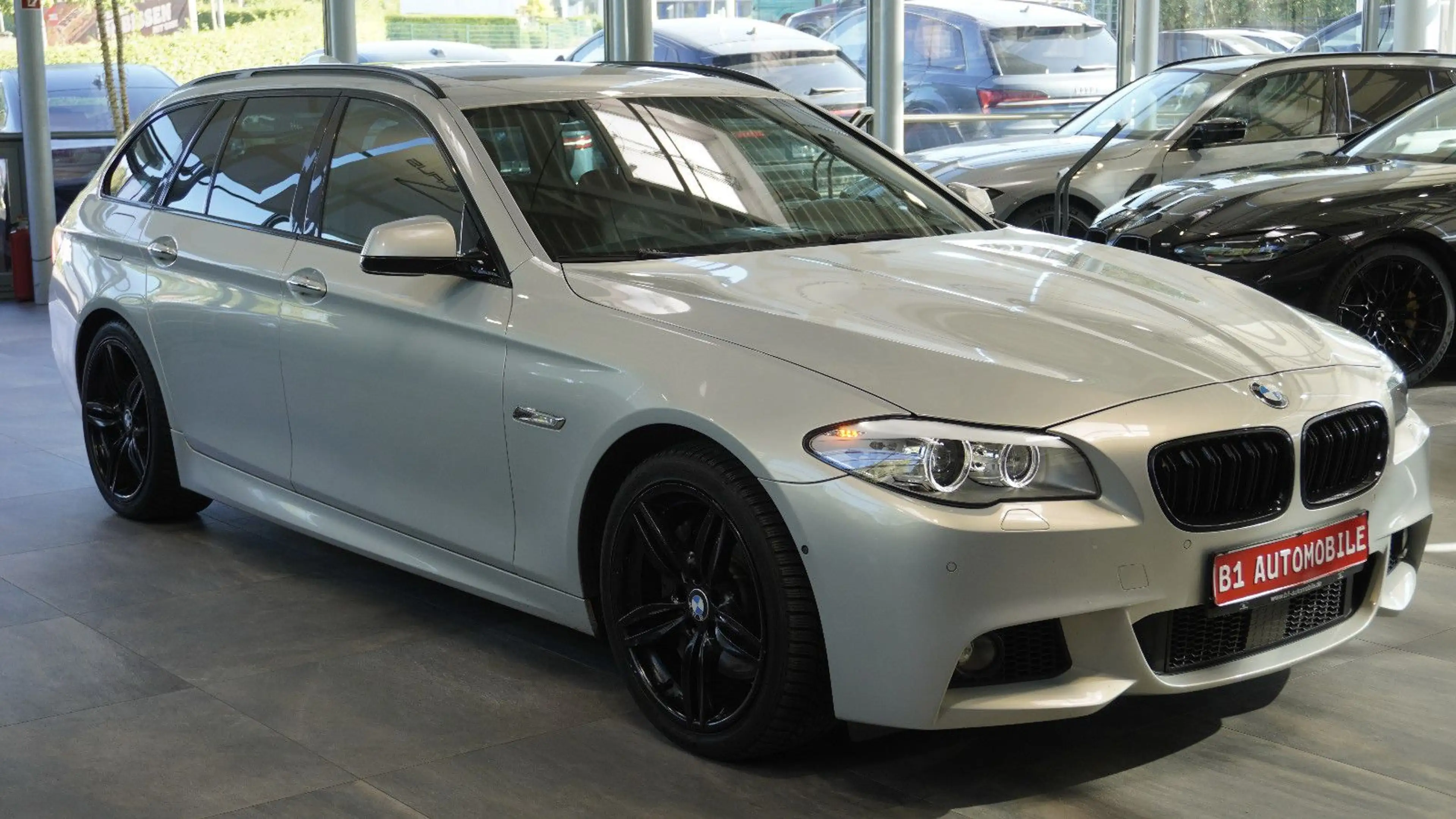 BMW 535 d Touring*PANO*HEAD-UP*STHZ*B&O*ACC*KAM* — photo 3