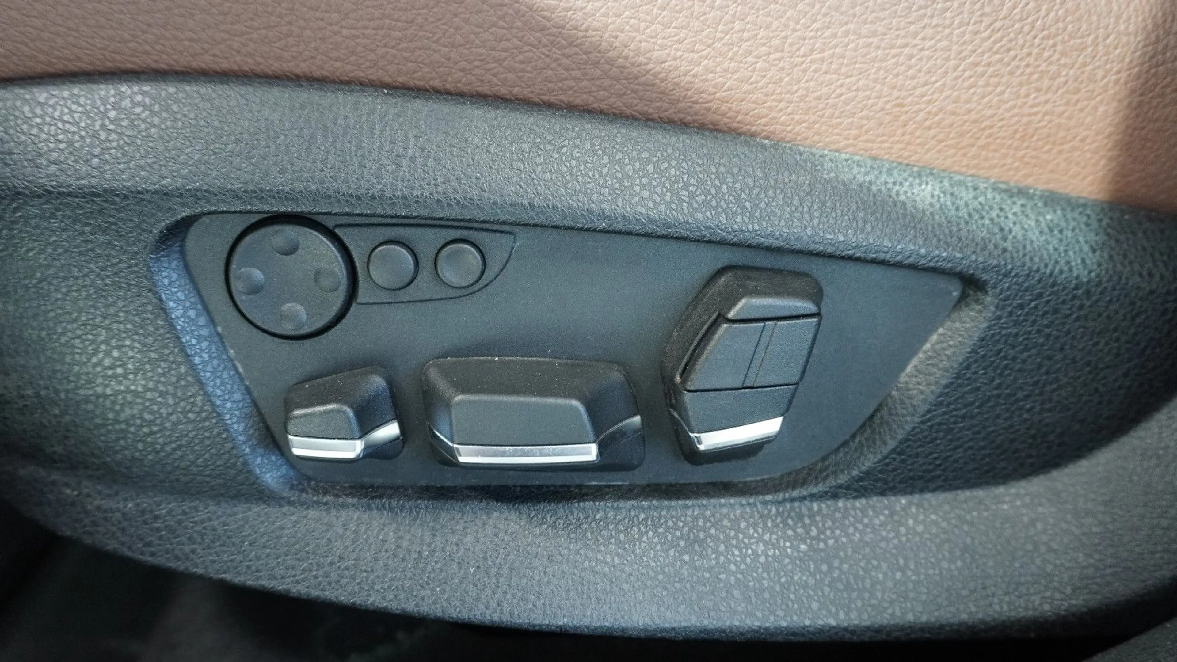 BMW 535 d Touring*PANO*HEAD-UP*STHZ*B&O*ACC*KAM* — photo 9