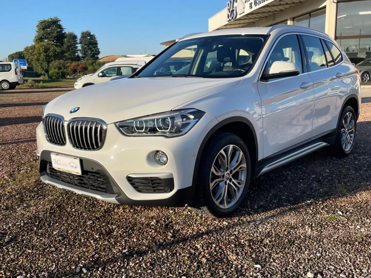 BMW X1 sDrive18d xLine Blanc - 1