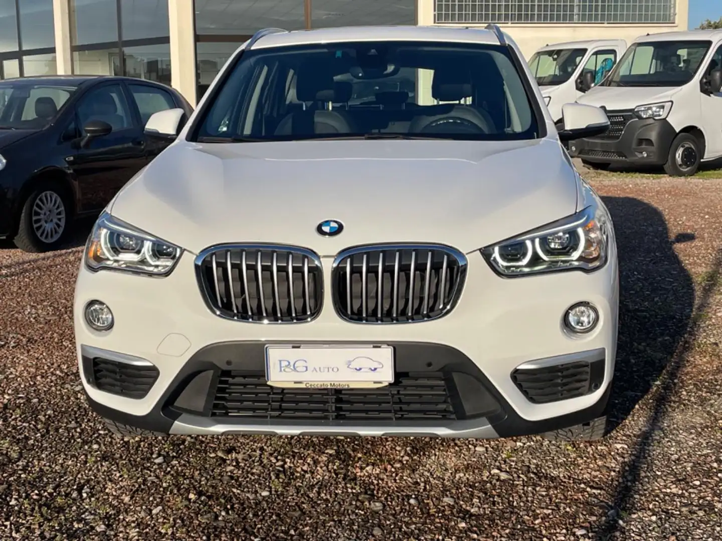 BMW X1 sDrive18d xLine Blanc - 2