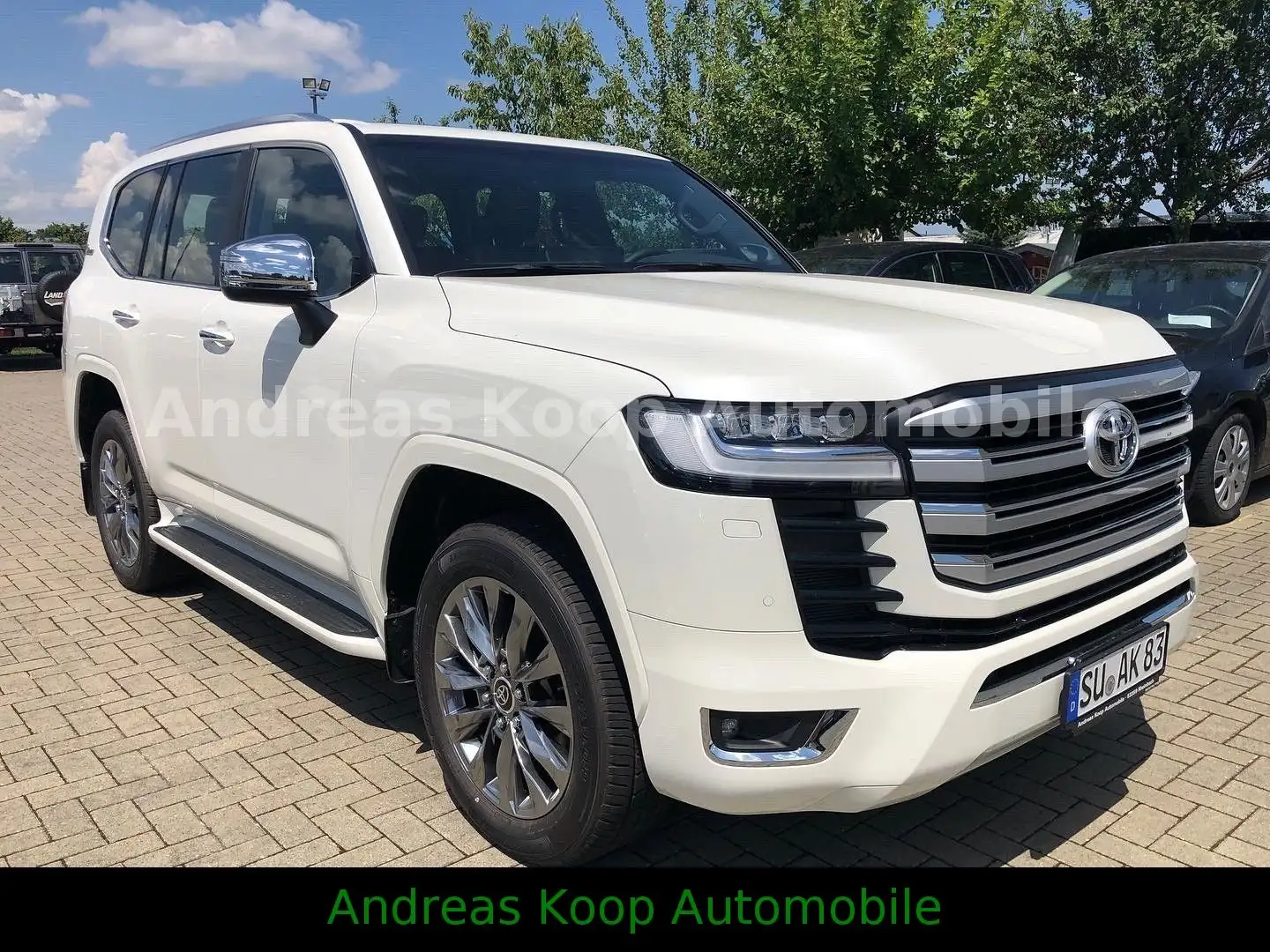 Toyota Land Cruiser 300 VXR 3,5V6 TwinTurbo Model 2025 Weiß - 2