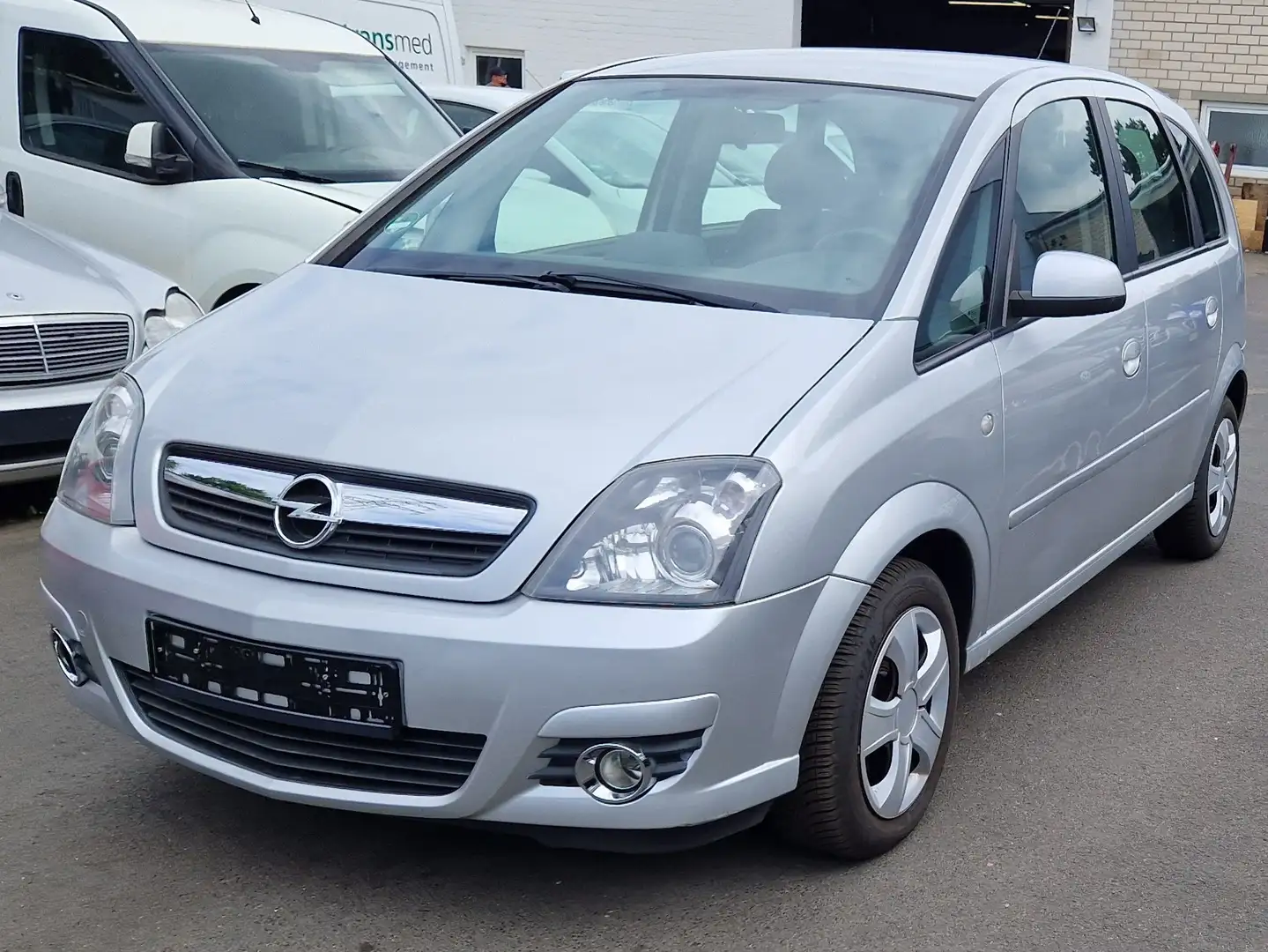 Opel Meriva Innovation "110 Jahre" Gris - 2