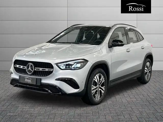 Mercedes-Benz GLA 180 d Automatic