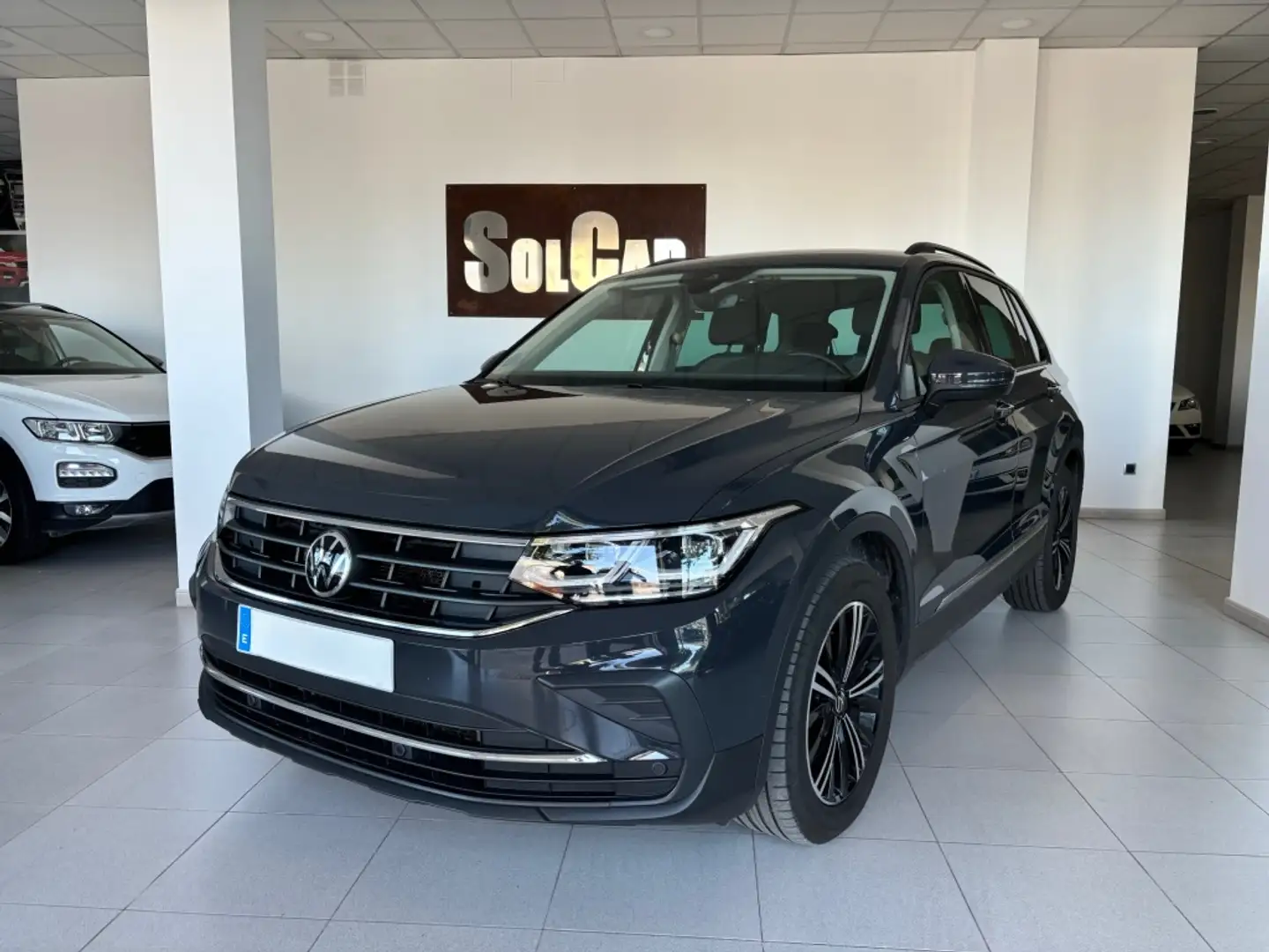 Volkswagen Tiguan 2.0TDI Life DSG 110kW Gris - 1