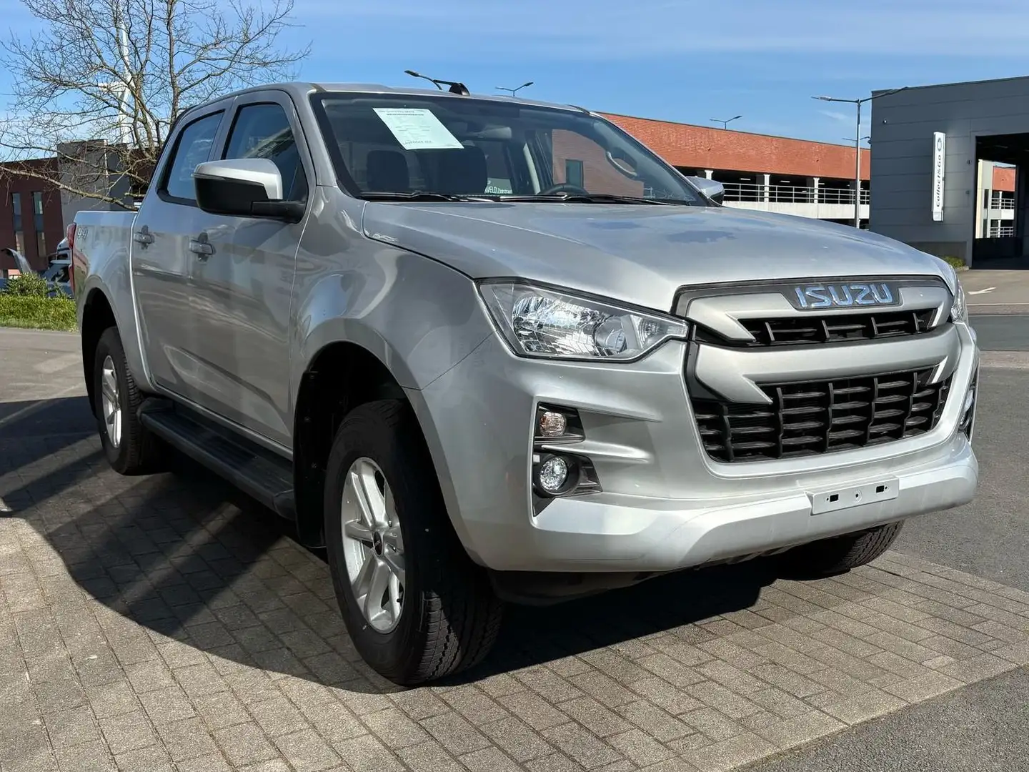 Isuzu D-Max 1.9D DC 4x4,PWR, AW,AT,LS *FOR EXPORT OUT OF EU* White - 1