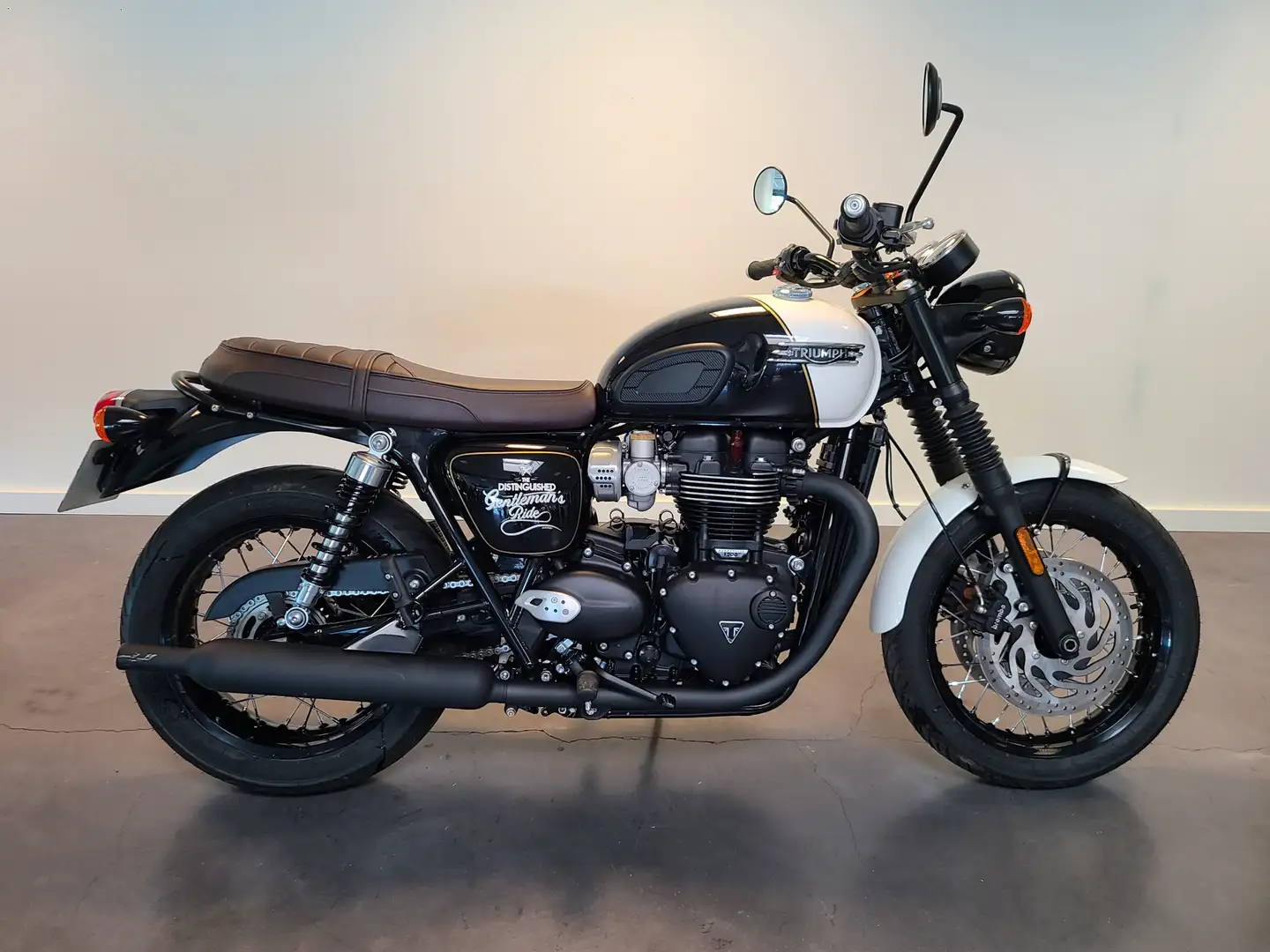 Triumph Bonneville T120 - 1