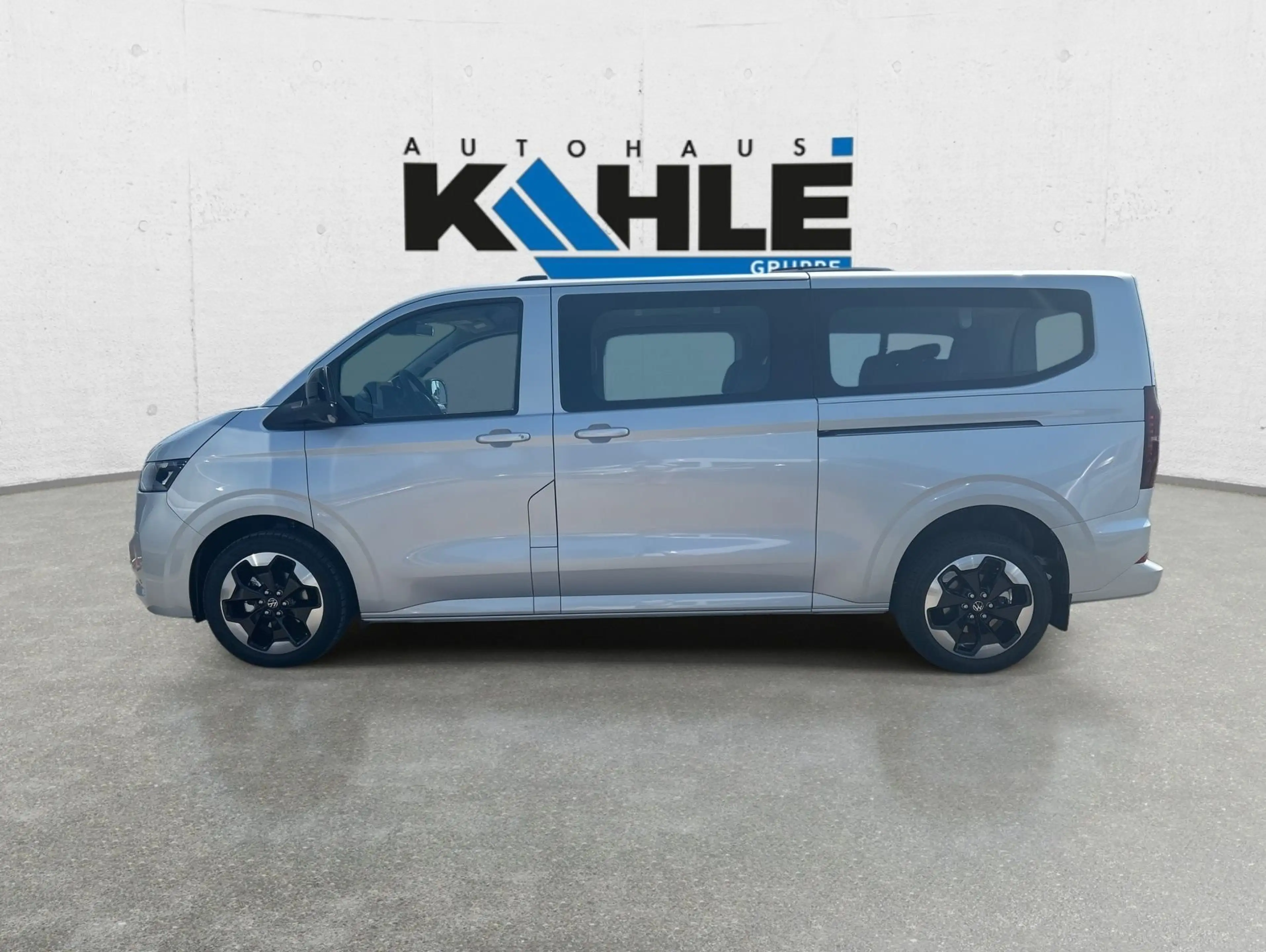 Volkswagen T7 Caravelle Life 2.0 TDI 110 kW Getriebe: 8-Gang-Automatikgetr — photo 4